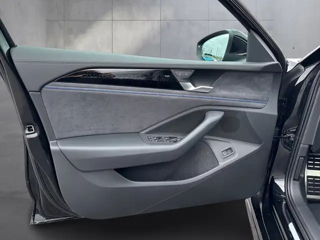 Volkswagen Passat view 15