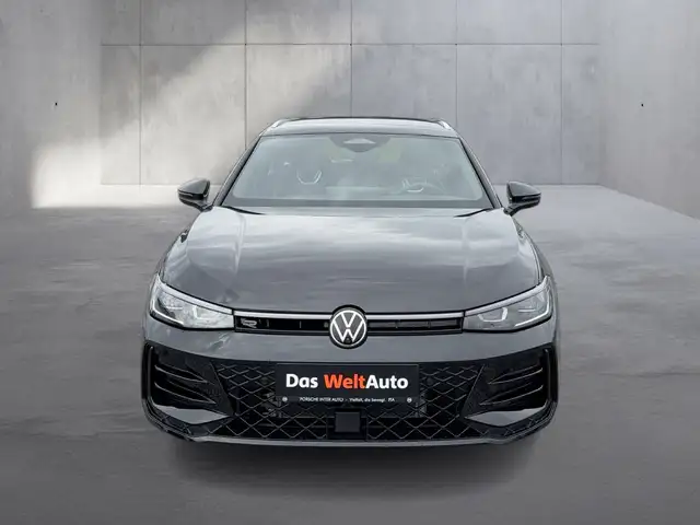 Volkswagen Passat view 8
