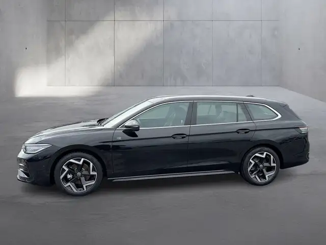 Volkswagen Passat view 2