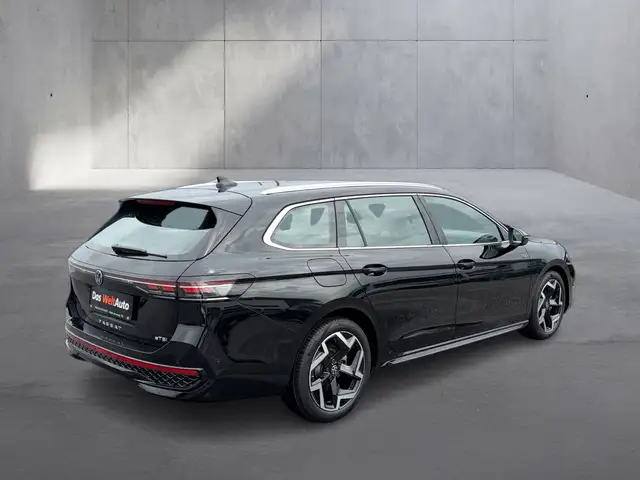 Volkswagen Passat view 5