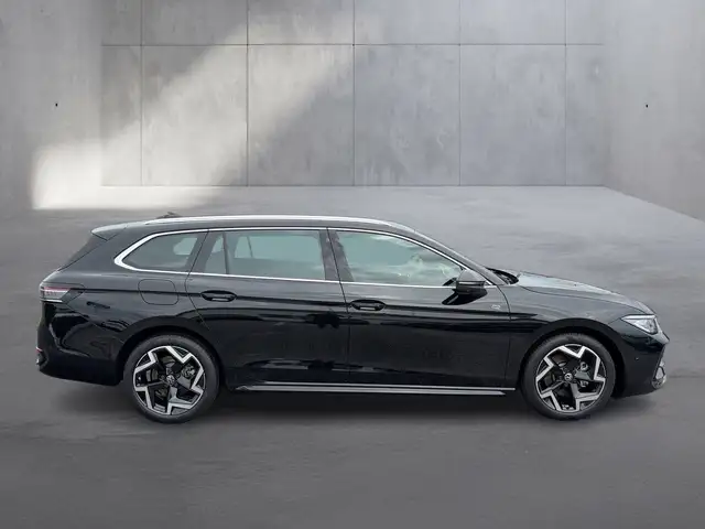 Volkswagen Passat view 6