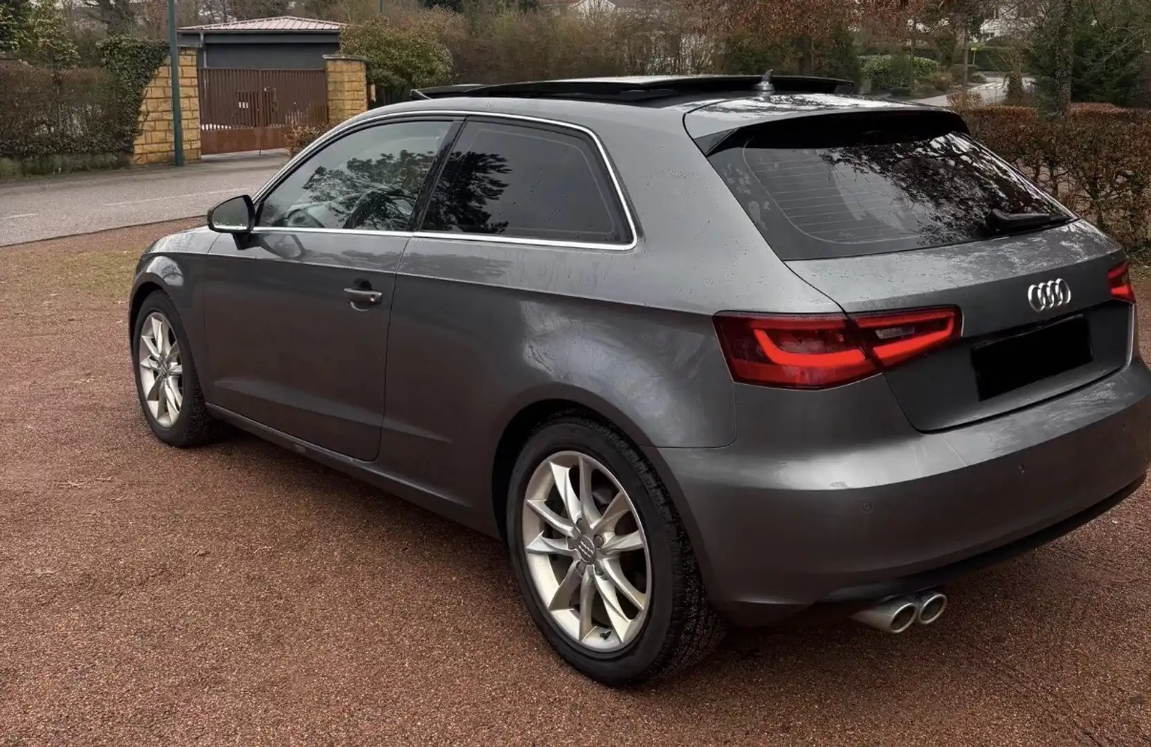 Audi A3 2.0 TDI 150 Ambiente - 2