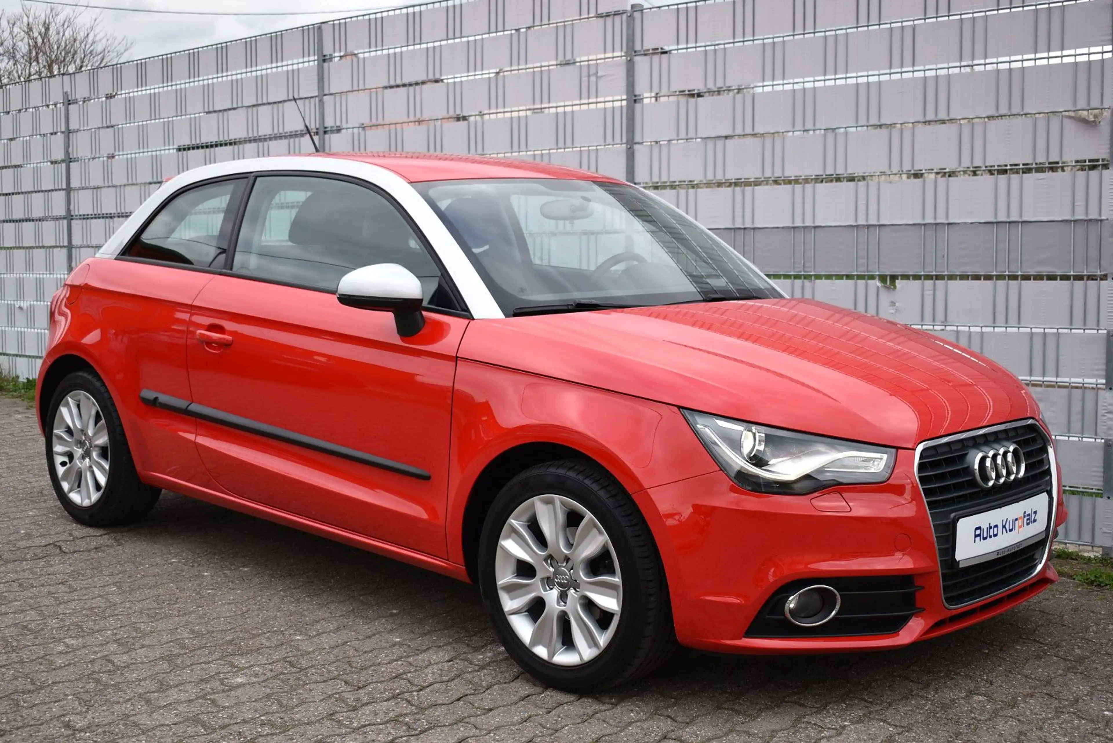 Audi A1 Ambition 1.6 TDI Automatik erst 48100Km — photo 3