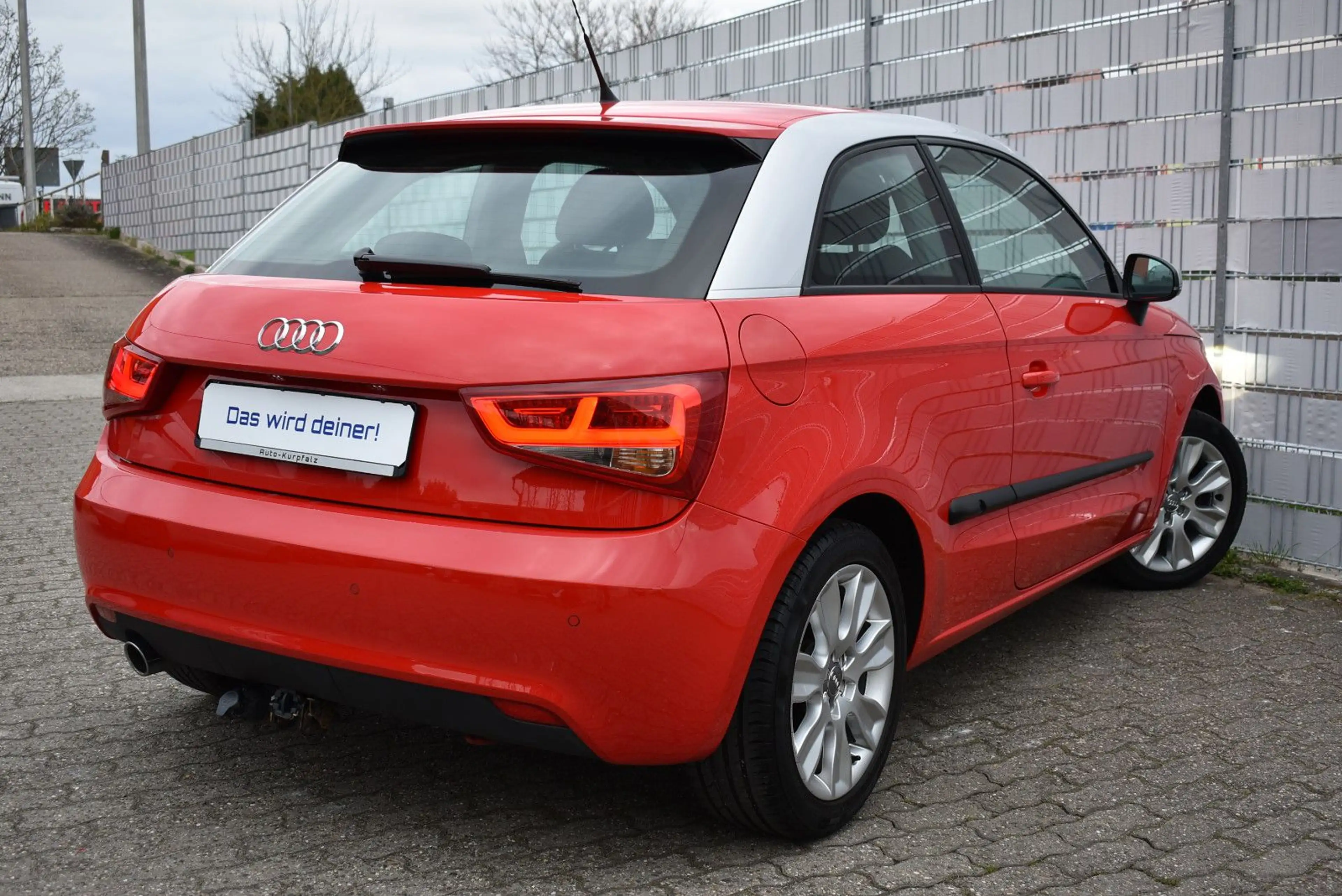 Audi A1 Ambition 1.6 TDI Automatik erst 48100Km — photo 9