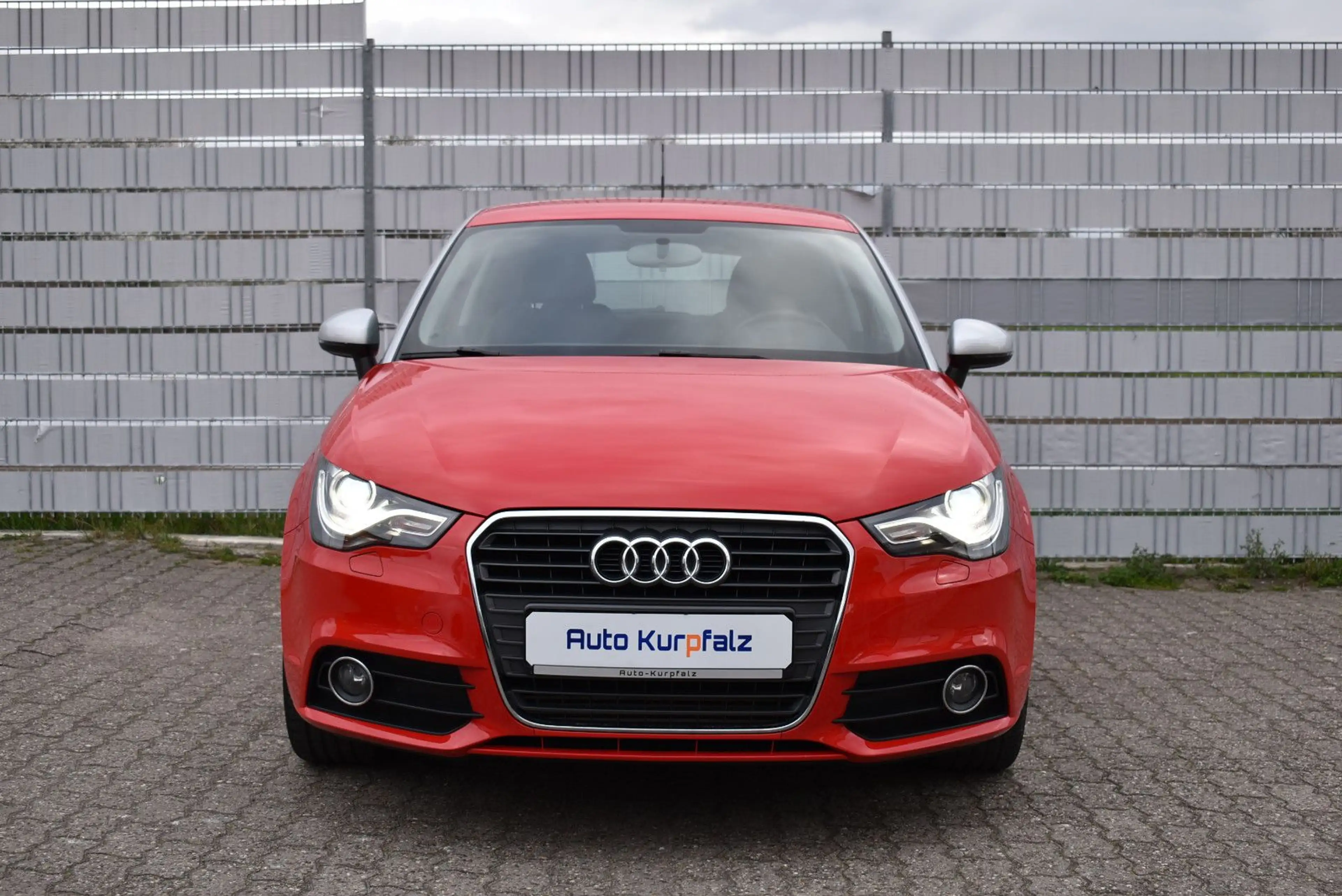 Audi A1 Ambition 1.6 TDI Automatik erst 48100Km — photo 2