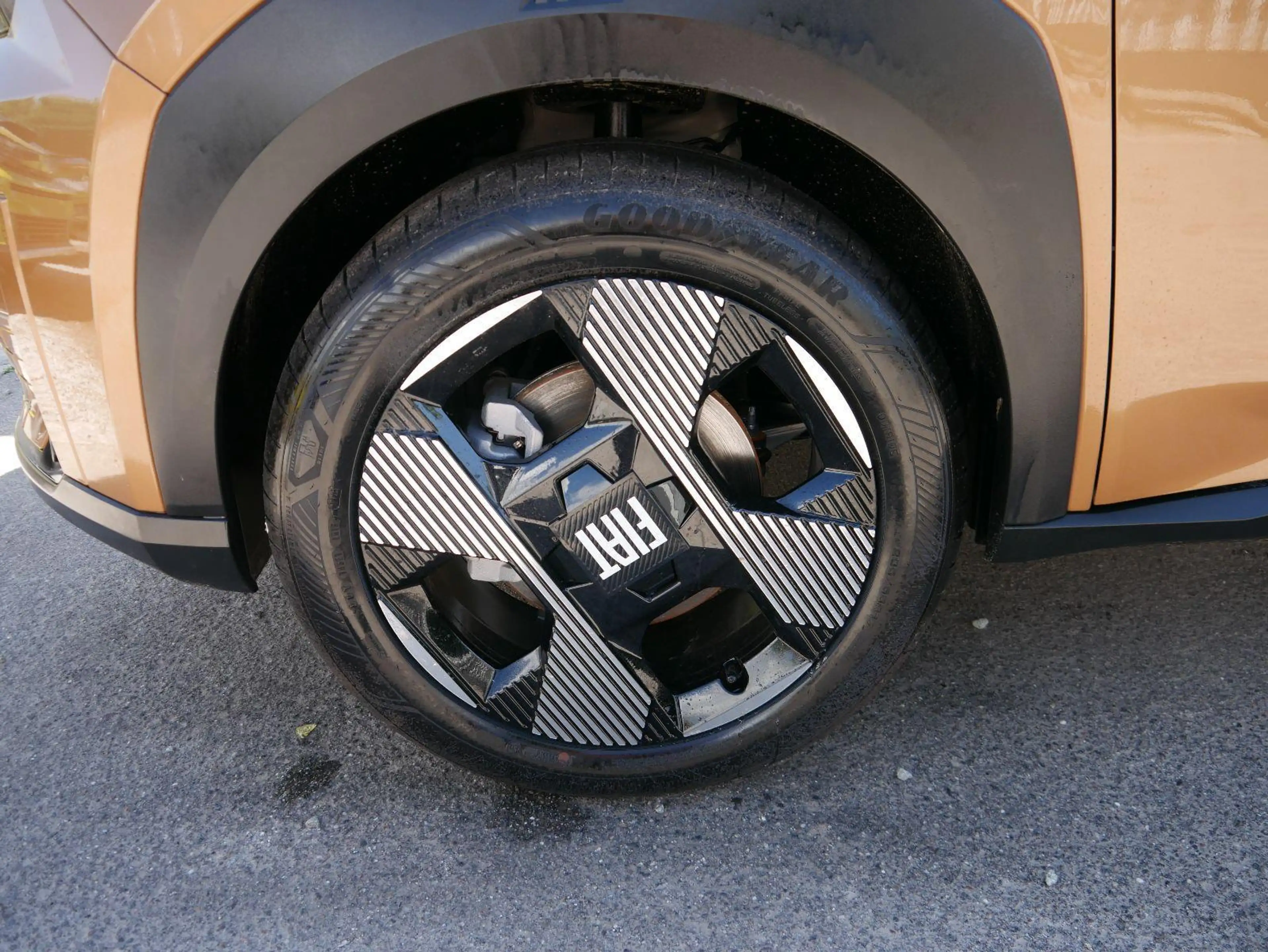Fiat Grande Panda BUSINESS EDITION HYBRID 1.2*NAVI*PDC*KAMERA*LED... — photo 3
