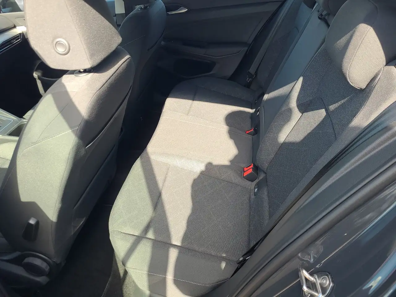 Volkswagen Golf VIII 1.0 eTSI Navi, DSG, ACC 13