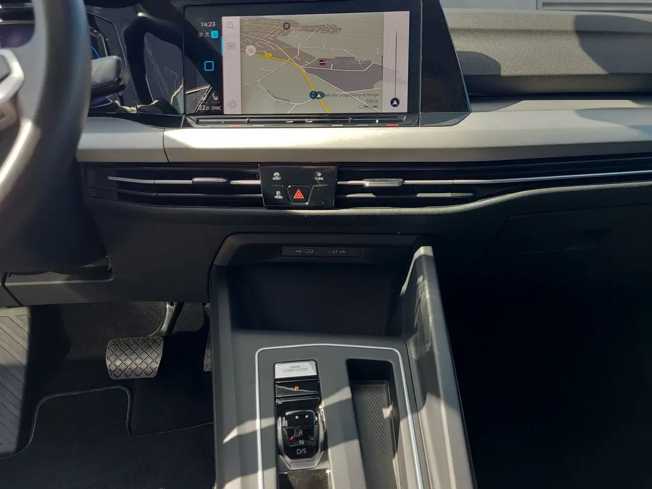 Volkswagen Golf VIII 1.0 eTSI Navi, DSG, ACC 10
