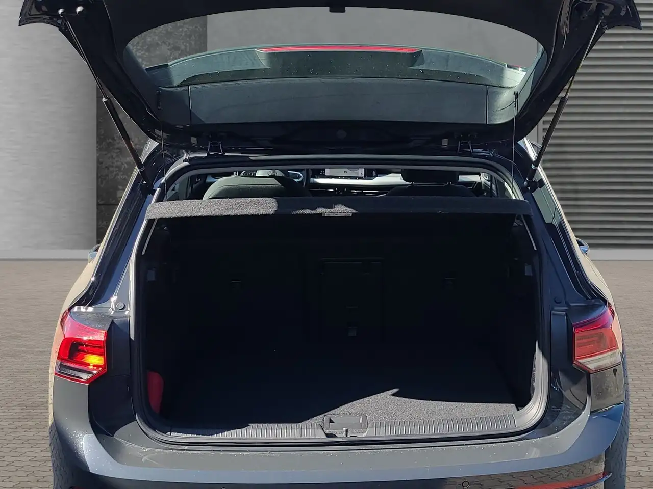 Volkswagen Golf VIII 1.0 eTSI Navi, DSG, ACC 14