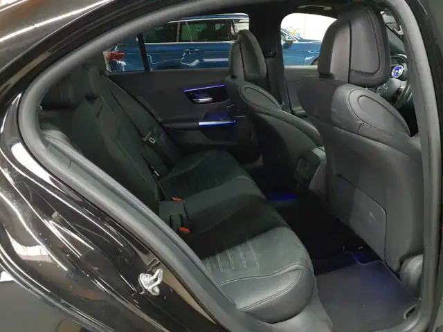 Mercedes-Benz C-Class view 14