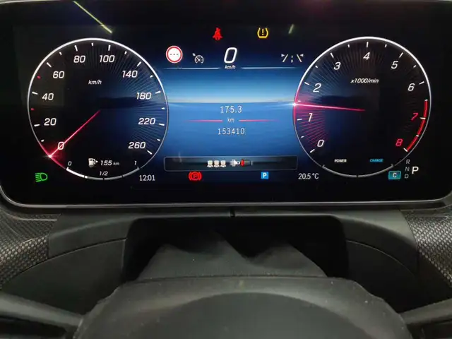 Mercedes-Benz C-Class view 11