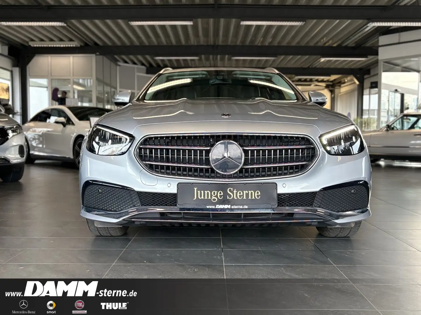 Mercedes-Benz E 220 E 220 d T AVANTGARDE/MBUX AR/LED/Kamera/Spur-P. Silber - 2