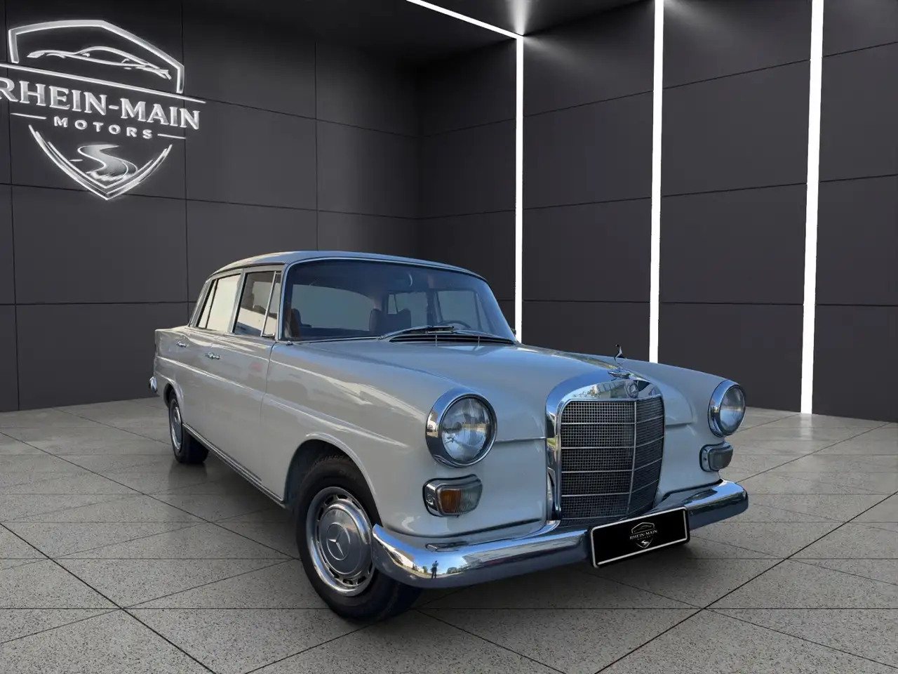 Mercedes-Benz 200D Heckflosse Traum Zustand, foto 10