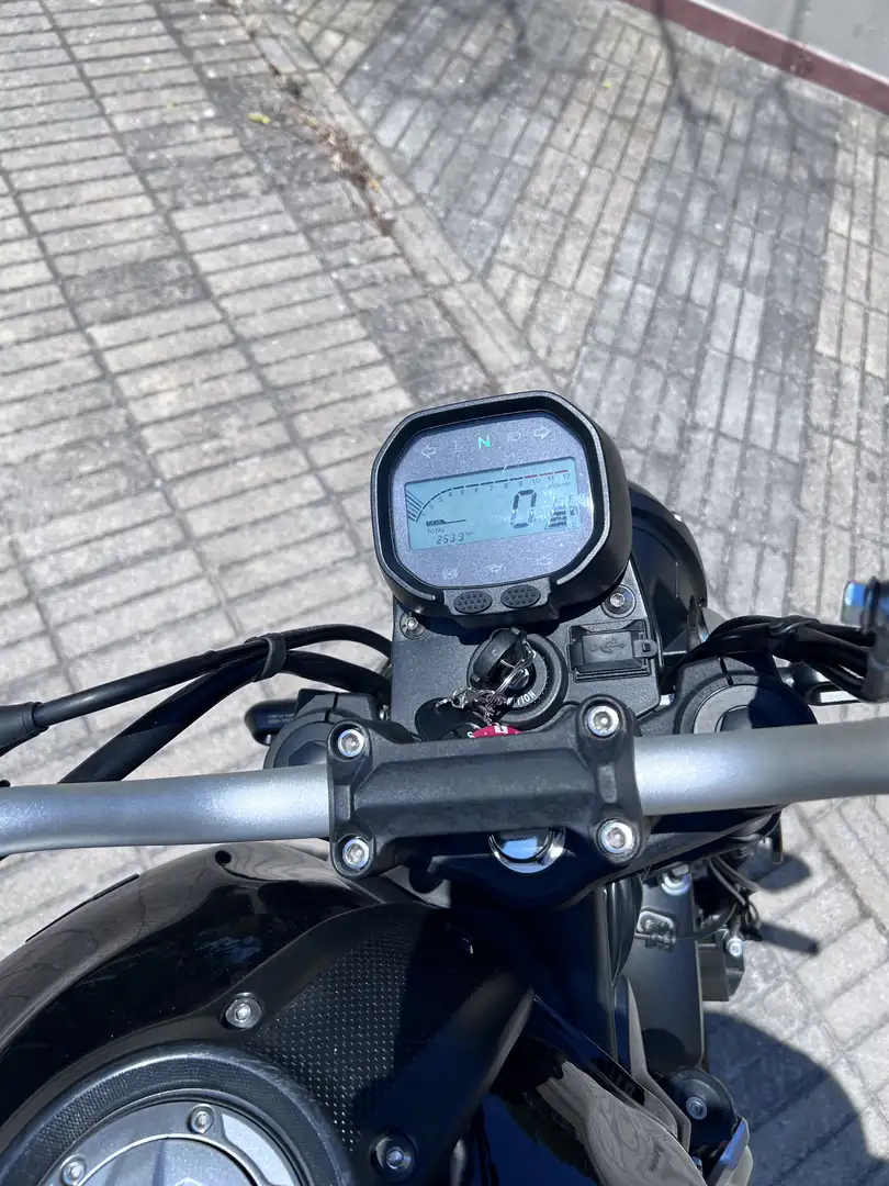Voge 300AC - 1