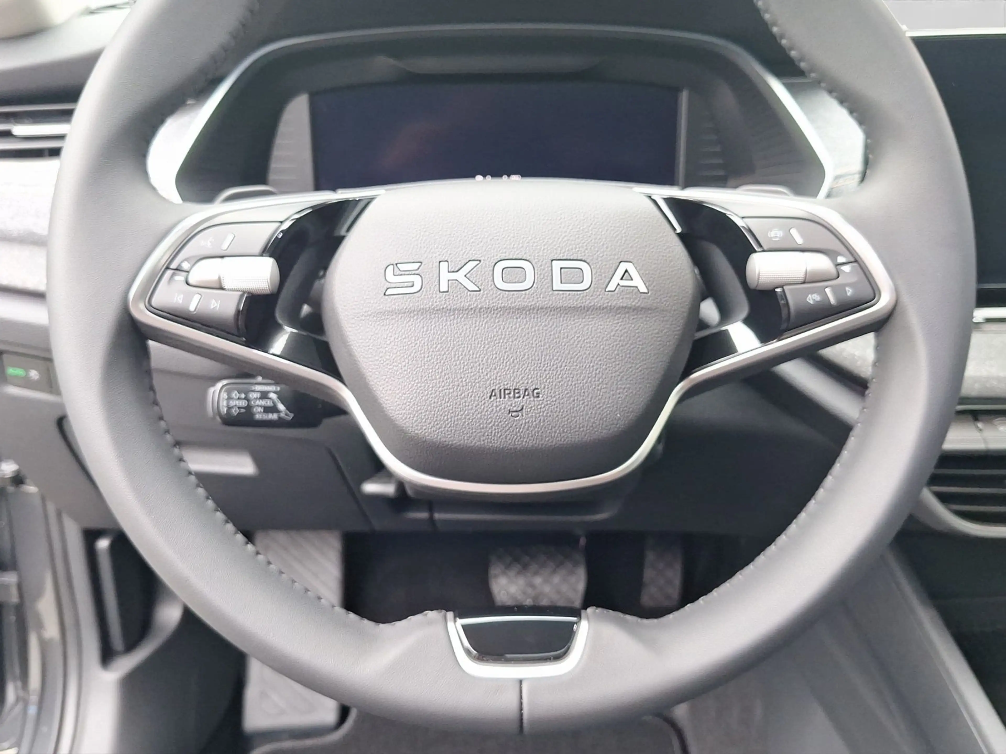 Skoda Octavia Combi 1.5 TSI SELECTION LM17 PANO KAMERA — photo 9