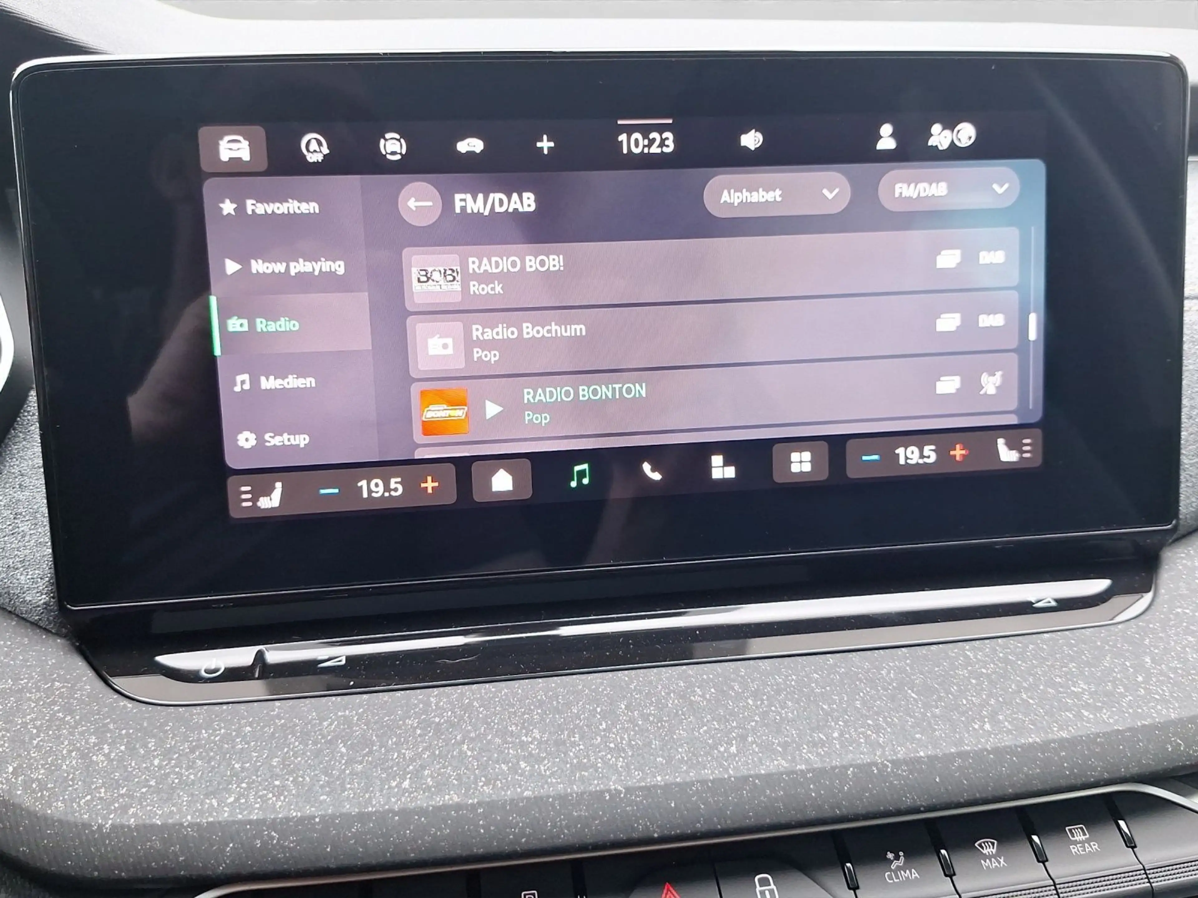 Skoda Octavia Combi 1.5 TSI SELECTION LM17 PANO KAMERA — photo 12