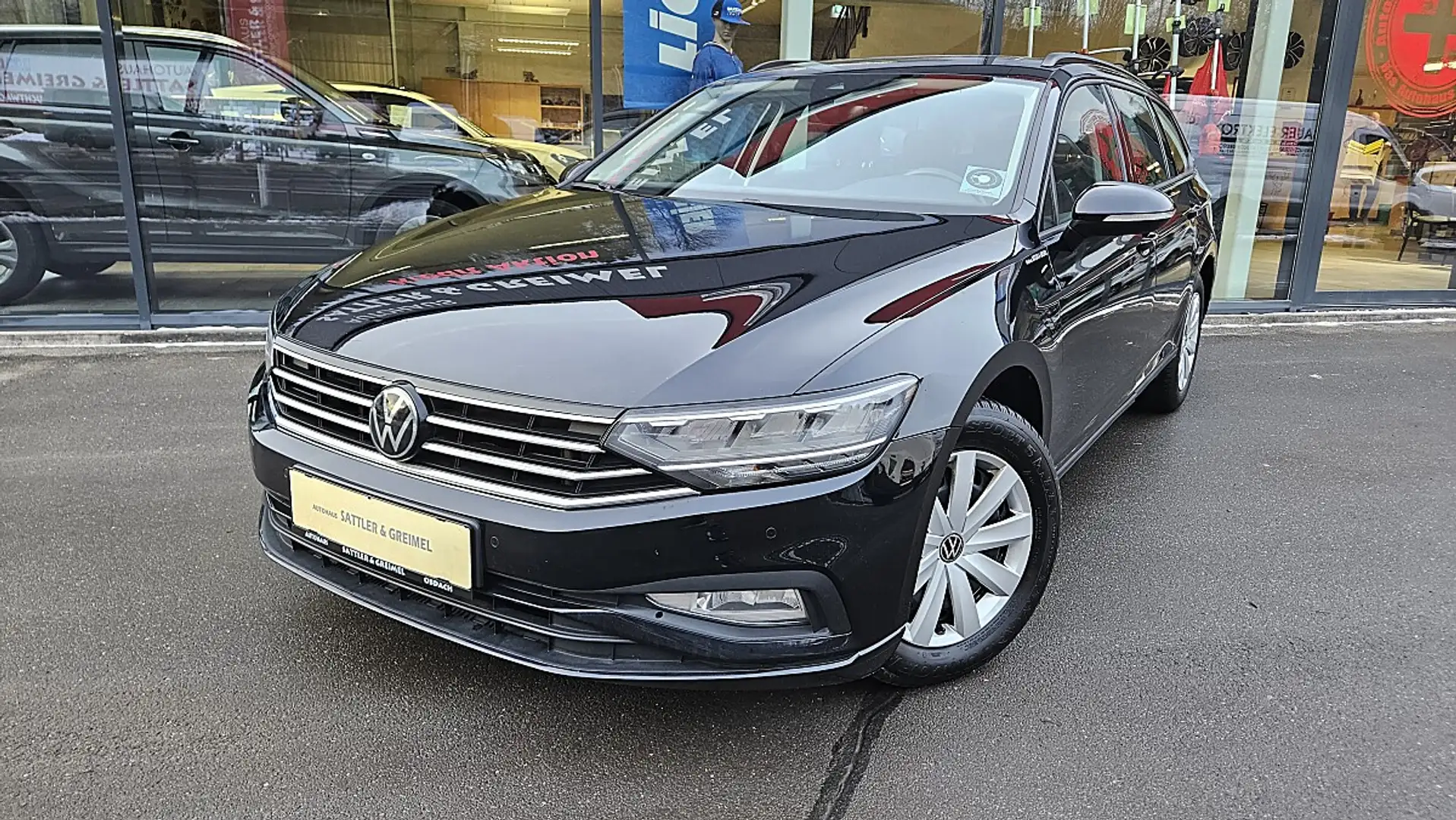 Volkswagen Passat Variant 2,0 SCR TDI DSG Schwarz - 1