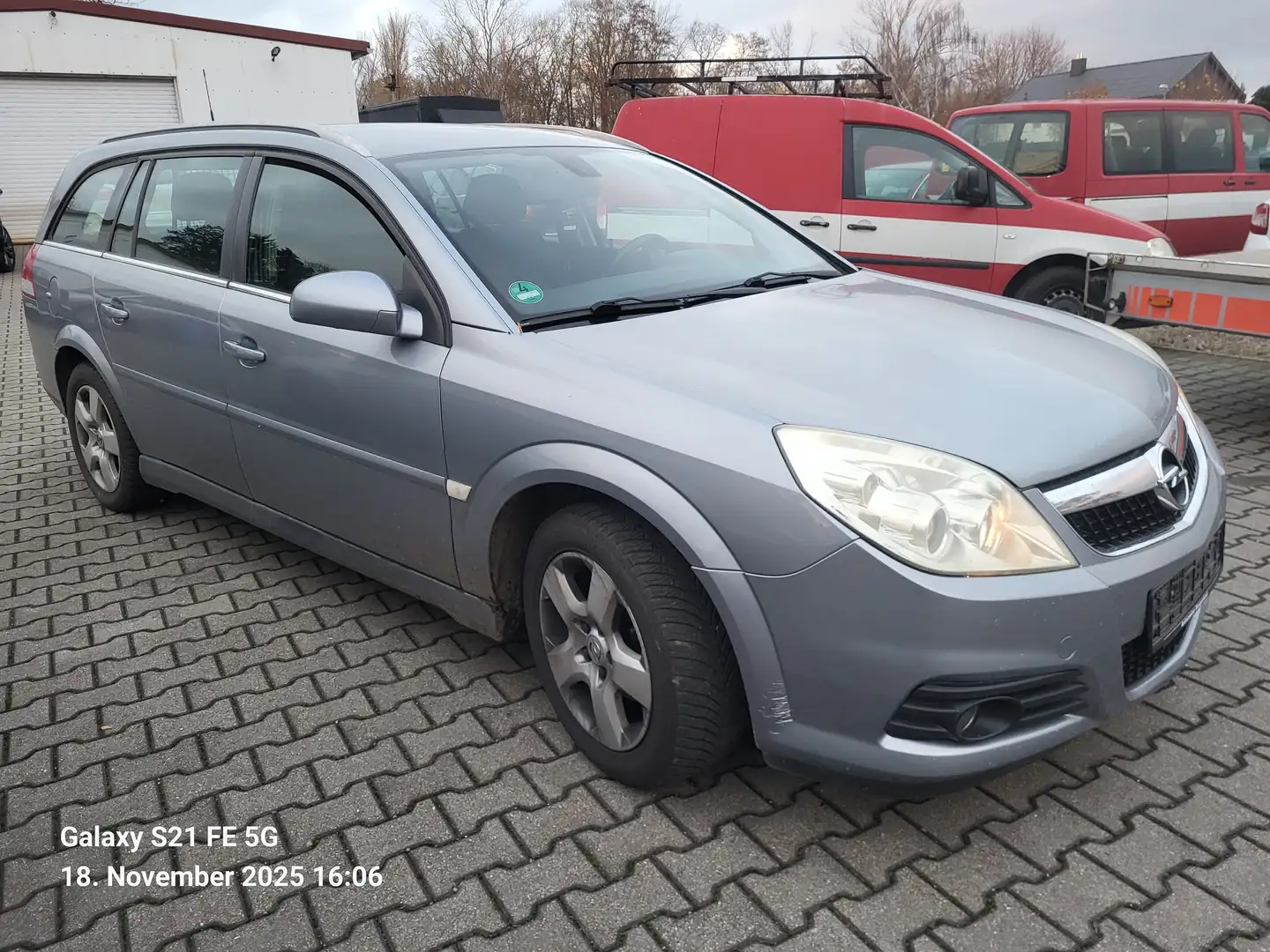 Opel Vectra Edition Grau - 2