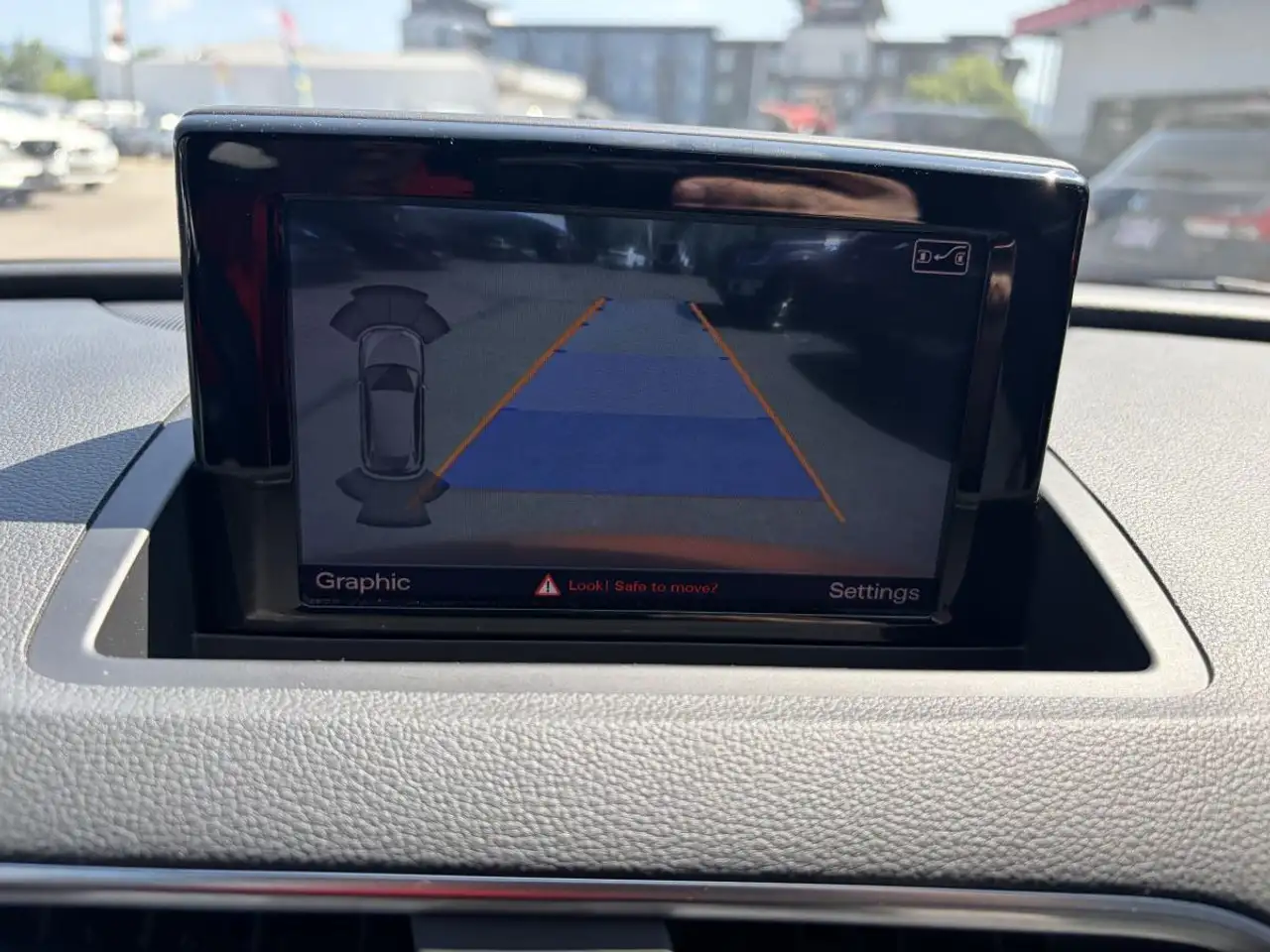 Audi Q3 снимка Audi Q3
