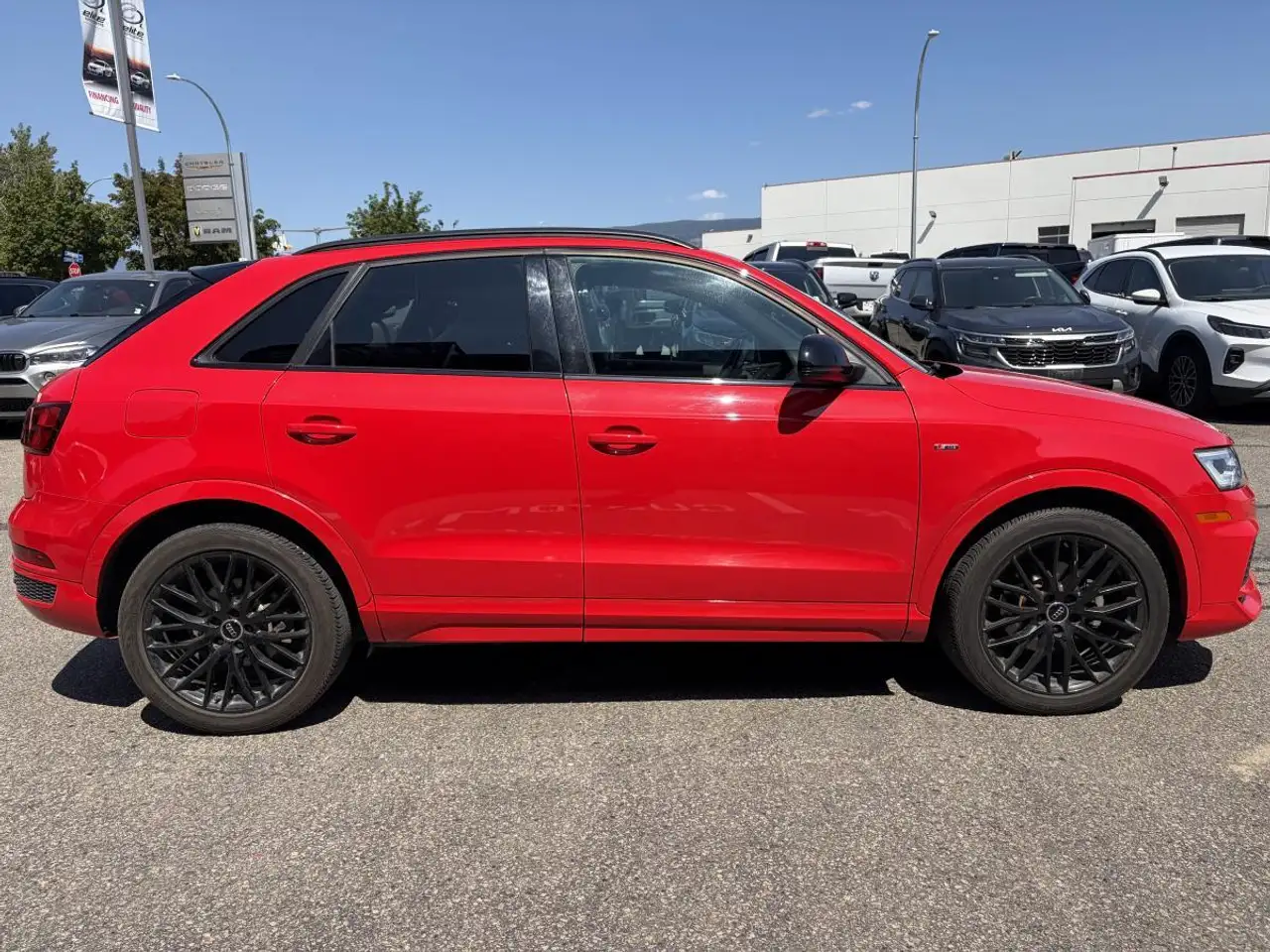 Audi Q3 снимка Audi Q3