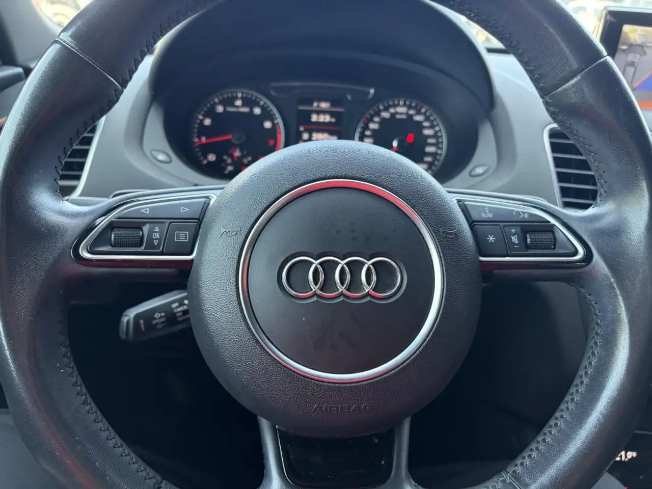 Audi Q3 снимка Audi Q3