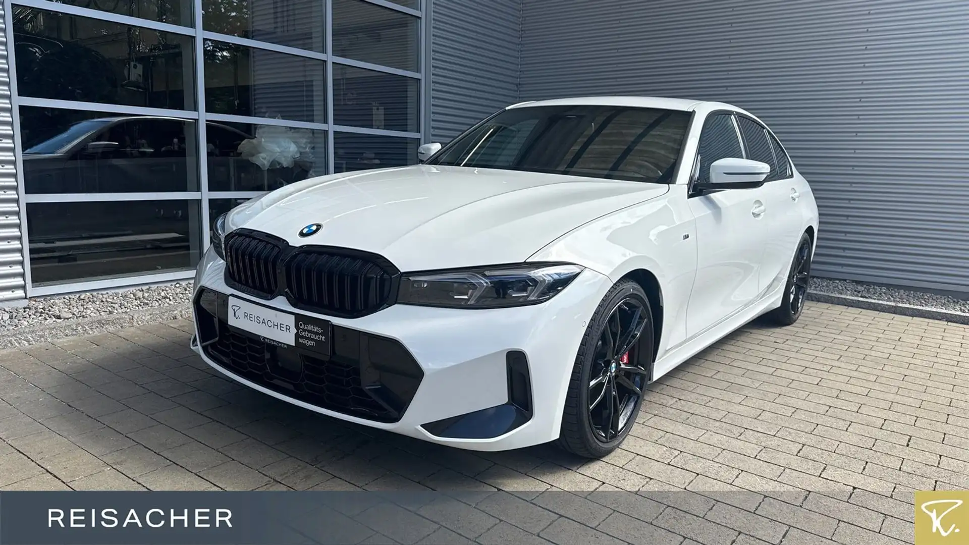 BMW 330 i xDrive M-Sport Navi HUD 360° ACC adLED 19" Weiß - 1