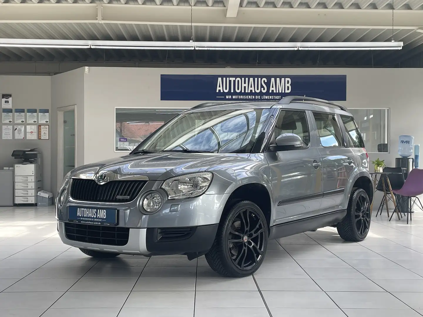 Skoda Yeti 1.6 TDI Greenline Navi Klima GRA PDC Grau - 1