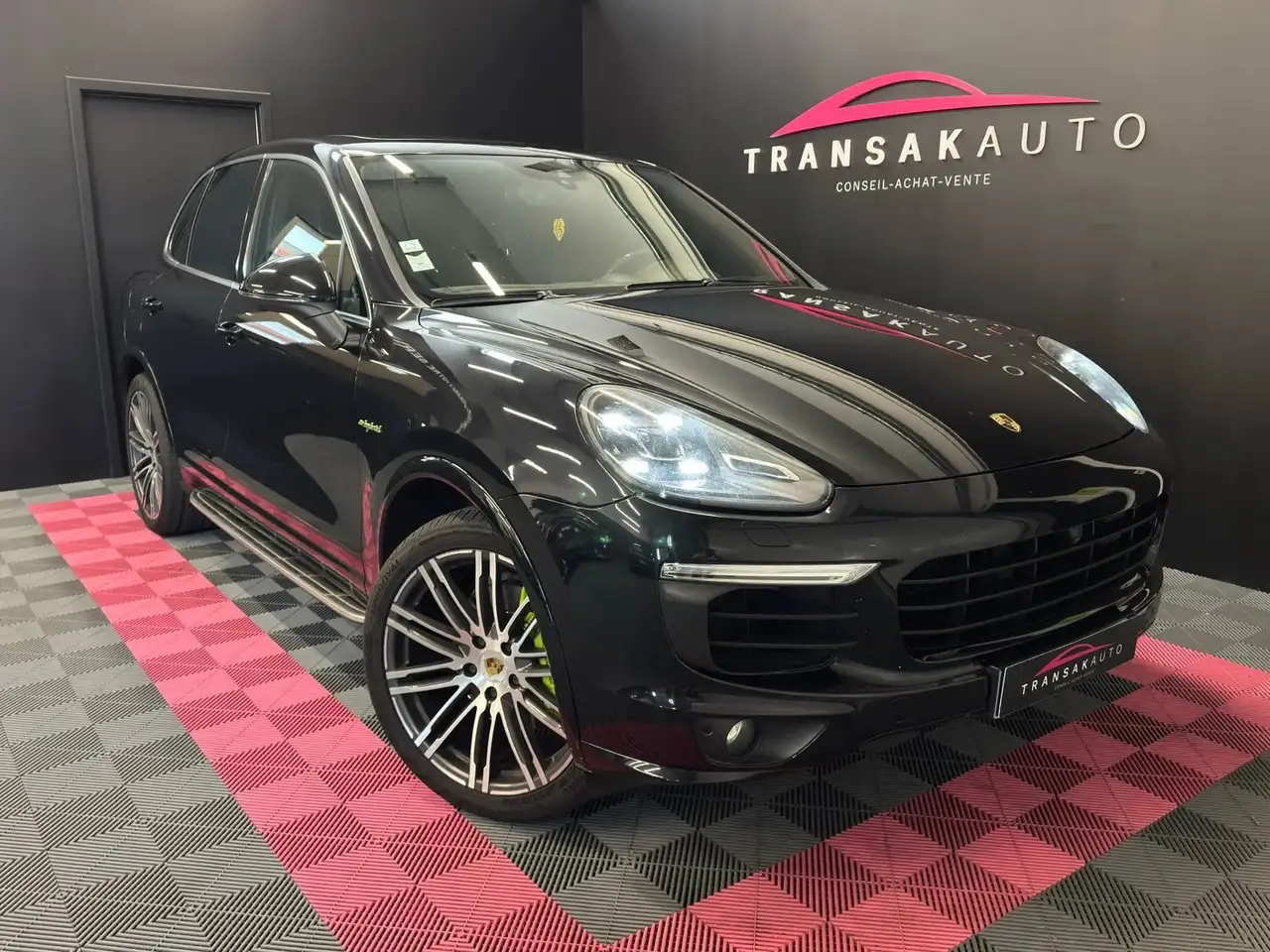 Porsche Cayenne S 3.0i 416 ch E-HYBRID - SUIVI COMPLET VISION JOUR PACK CHRONO SIEGES 18 POSITIONS TOIT OUVRANT