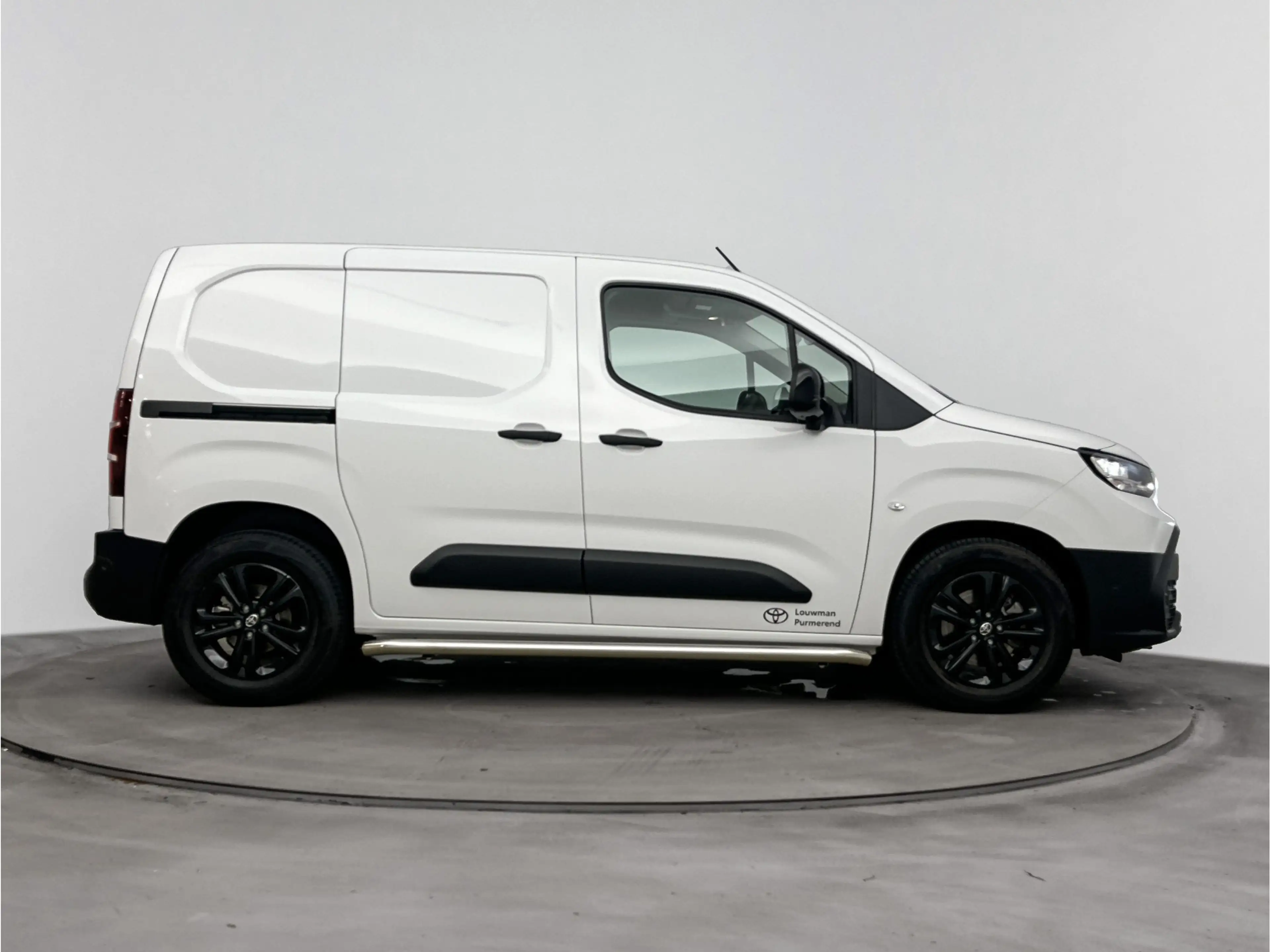 Toyota Proace City Electric 10th Anniversary 50 kWh *DEMO* | Sidebars — photo 9