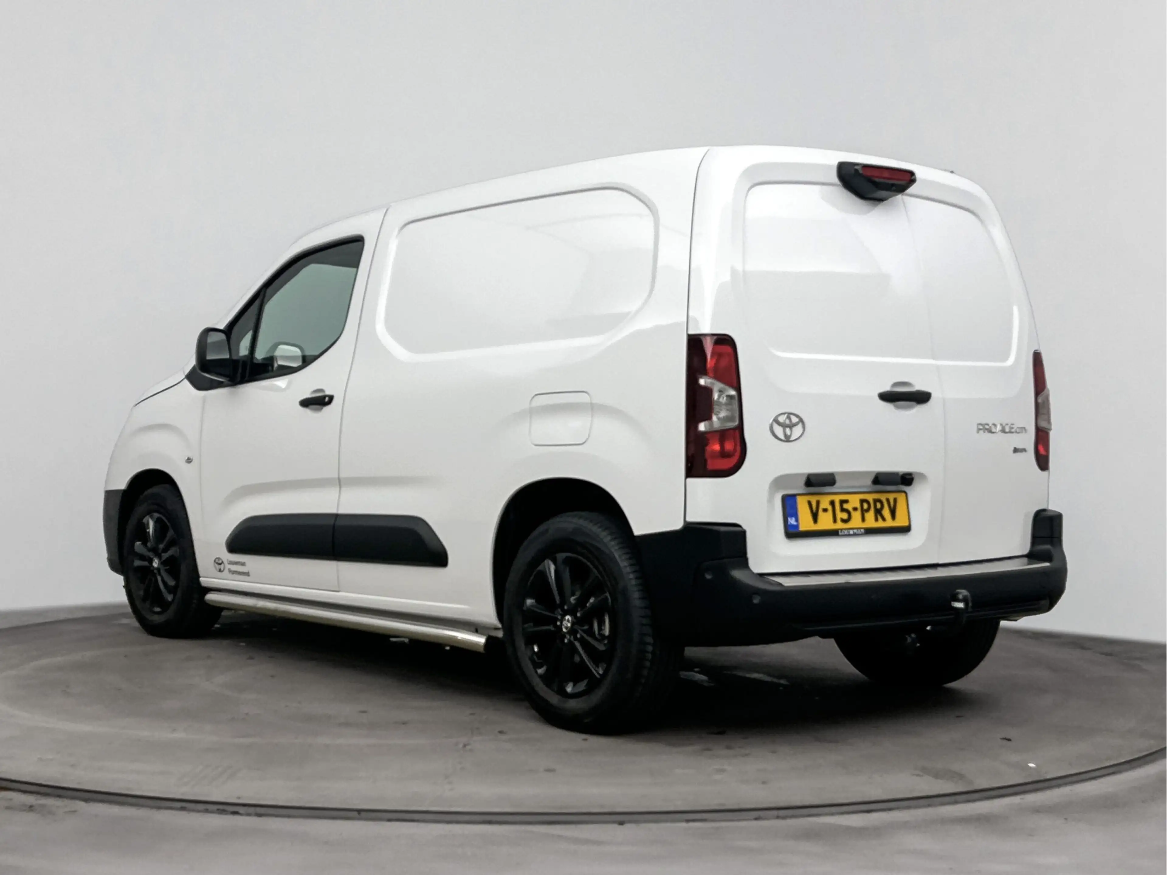 Toyota Proace City Electric 10th Anniversary 50 kWh *DEMO* | Sidebars — photo 11