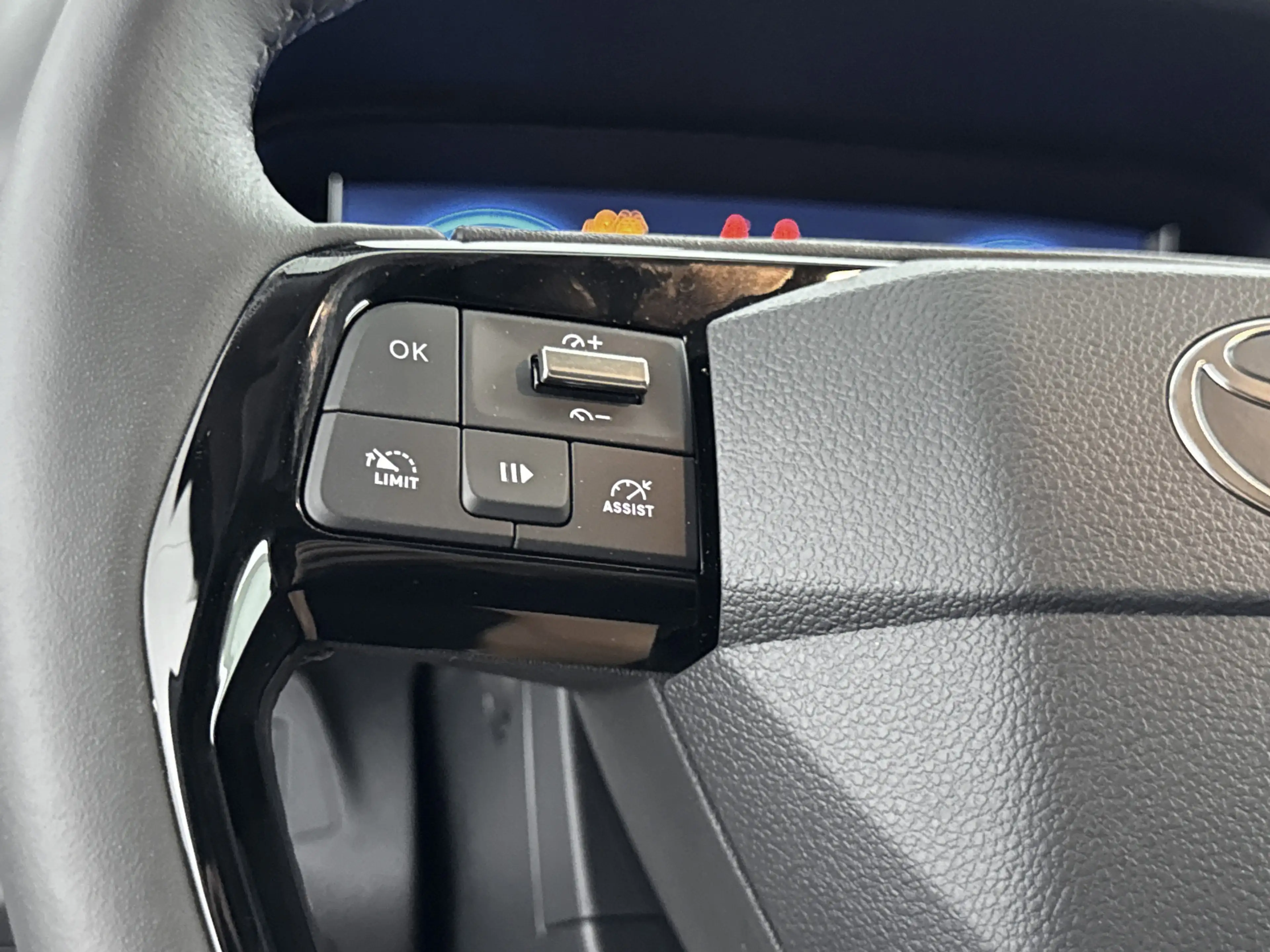 Toyota Proace City Electric 10th Anniversary 50 kWh *DEMO* | Sidebars — photo 12