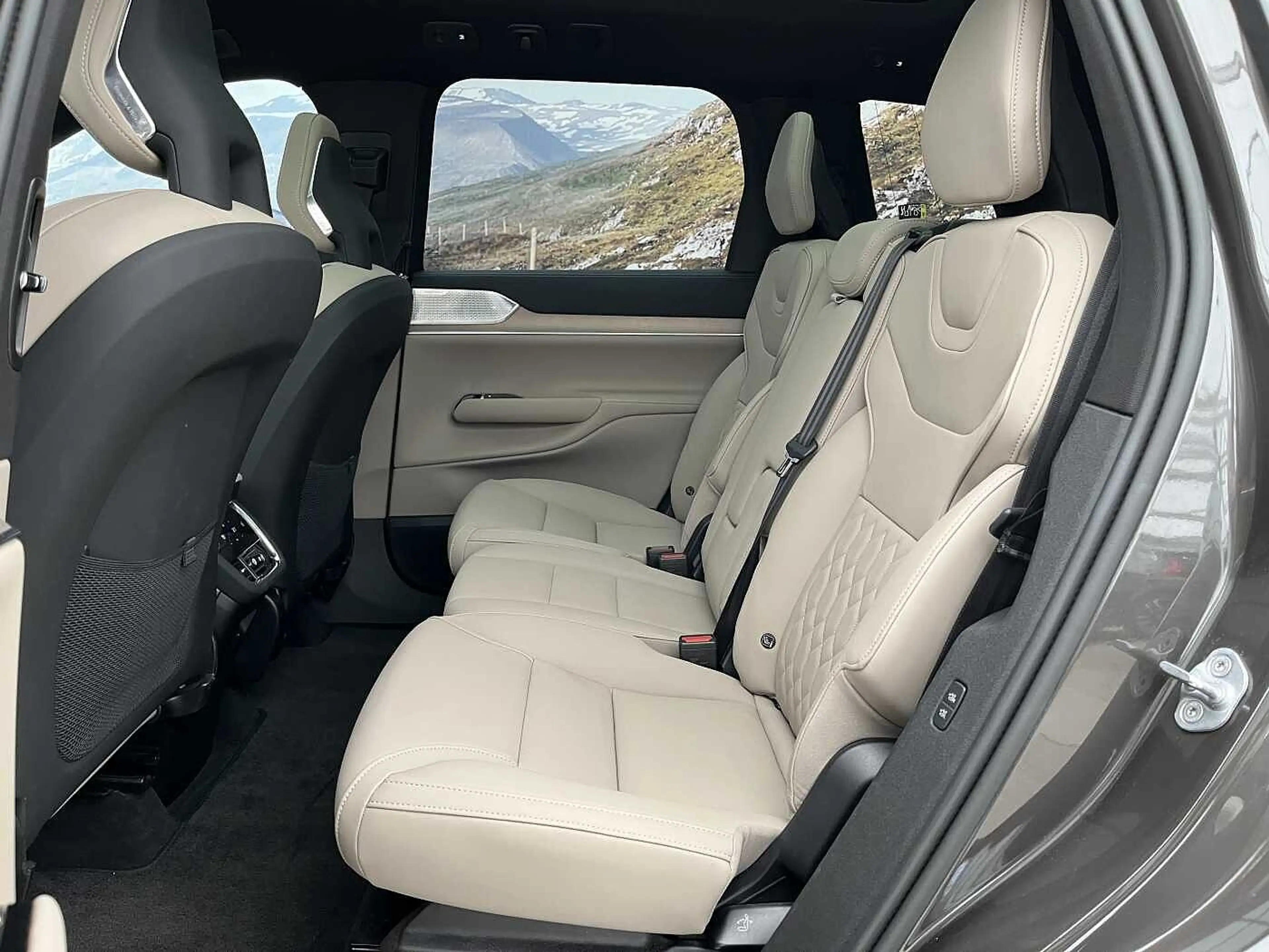 Volvo EX90 ULTRA TWIN PERFORMANCE *FULL OPTIONS* — photo 8