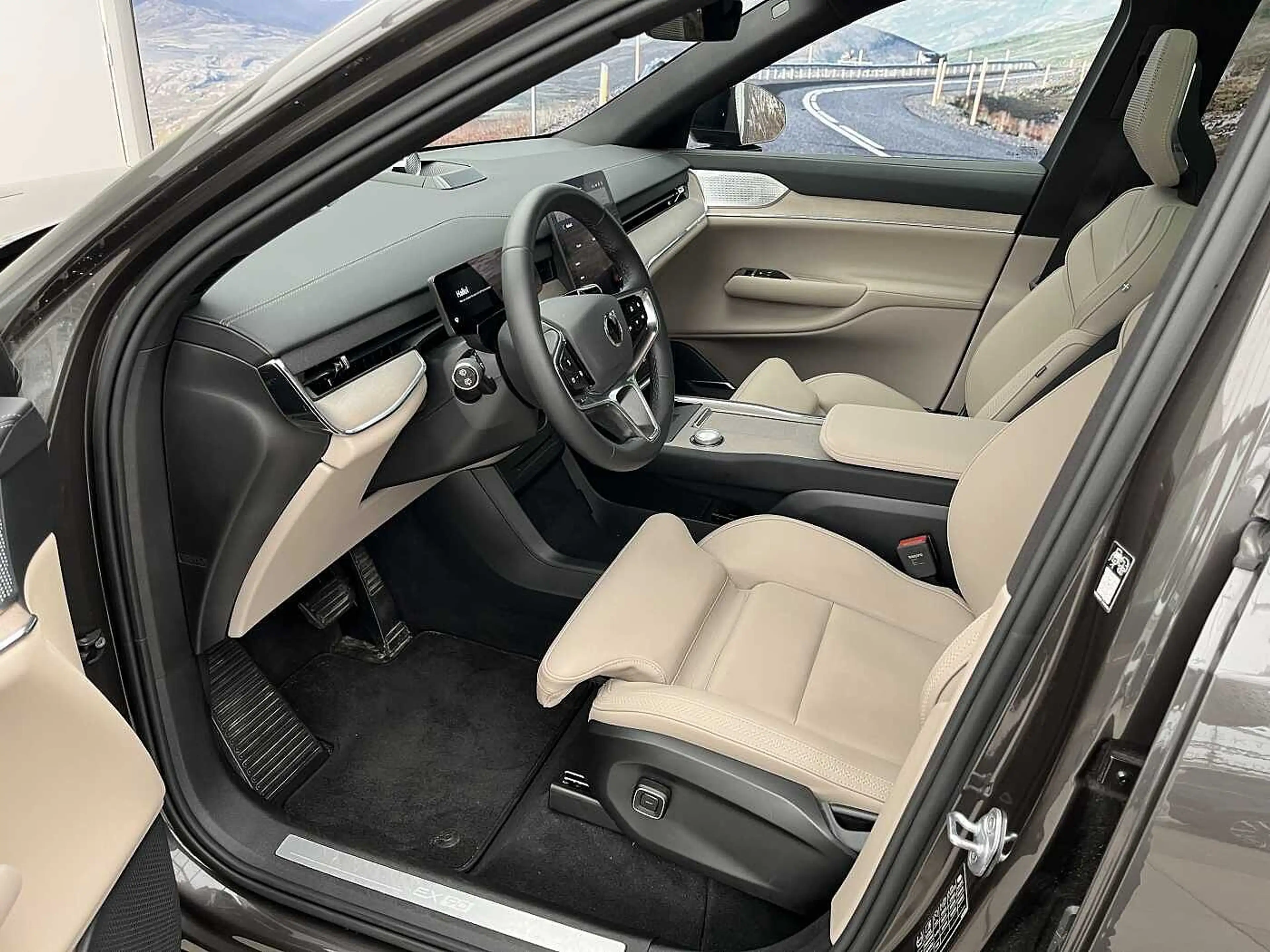 Volvo EX90 ULTRA TWIN PERFORMANCE *FULL OPTIONS* — photo 4