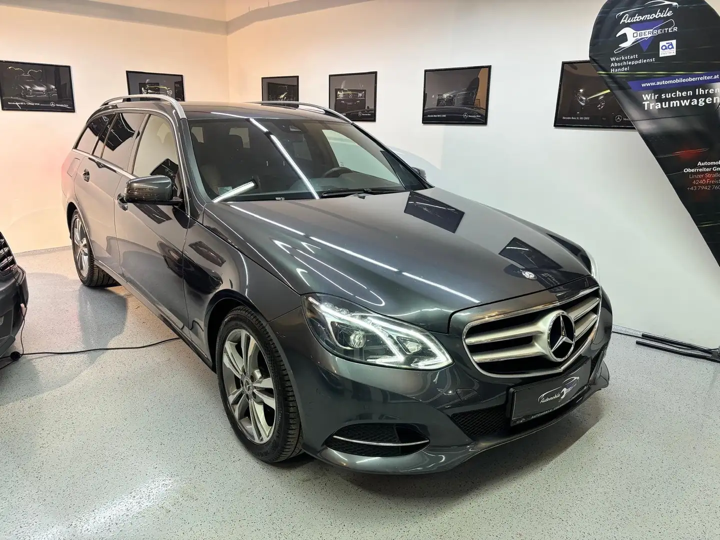 Mercedes-Benz E 220 CDI BlueEfficiency T-Model Grau - 1