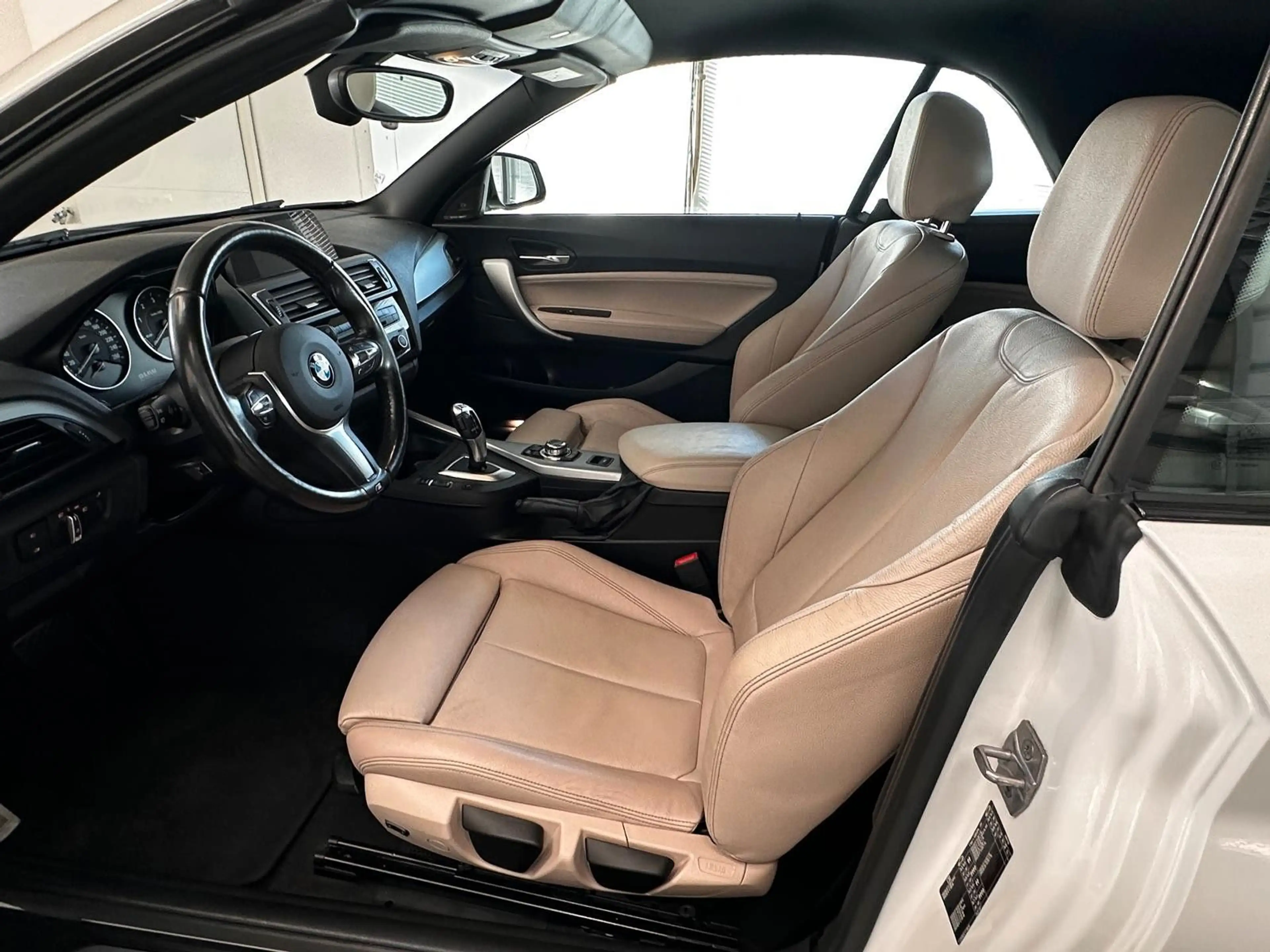 BMW 220 d Cabrio M Sport *H&K*AHK*Leder*PDC*8 Räder — photo 11