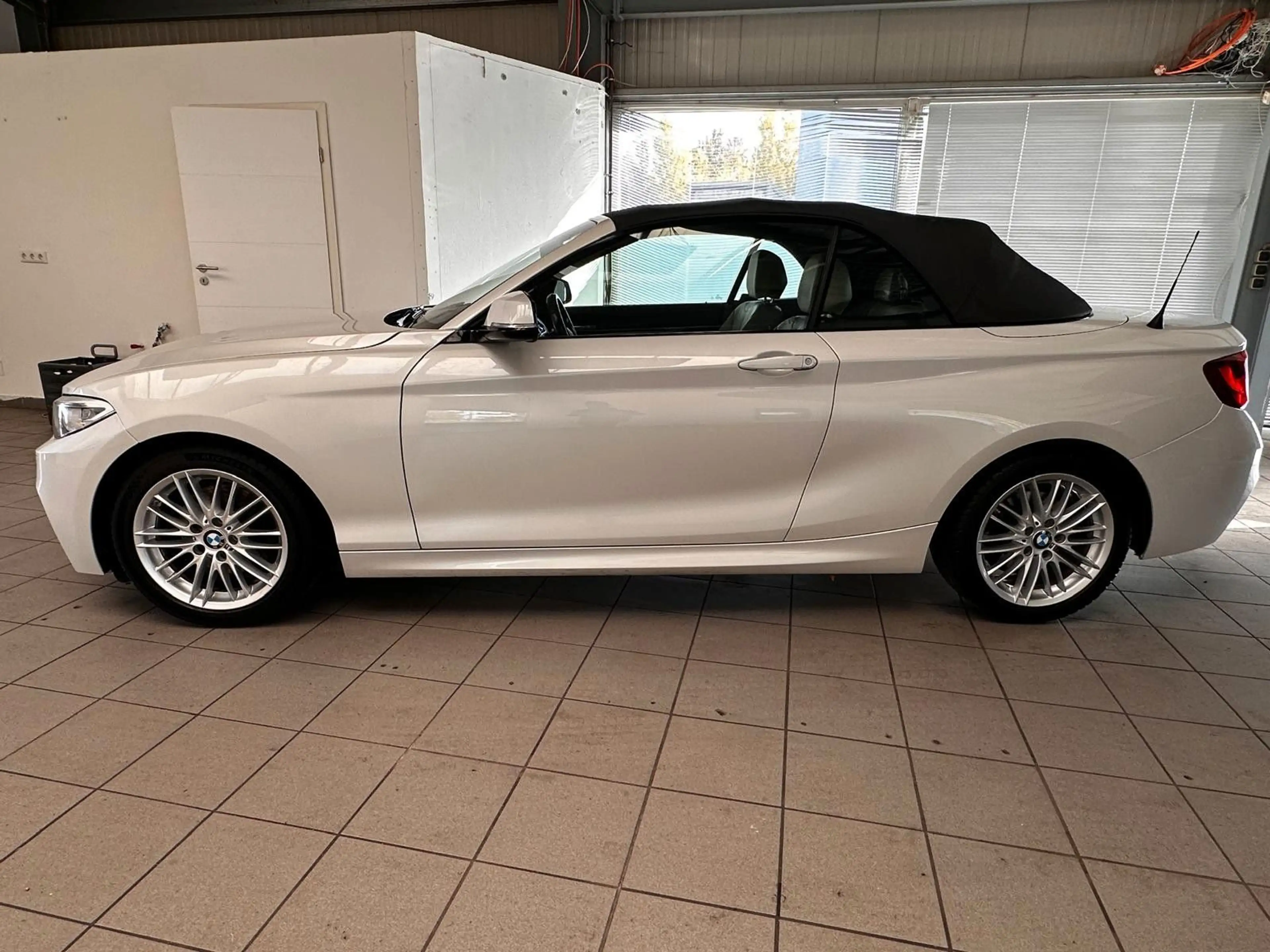 BMW 220 d Cabrio M Sport *H&K*AHK*Leder*PDC*8 Räder — photo 7