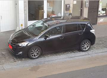 2.2 D-4D D-CAT Executive (Business) uitvoering 5pl