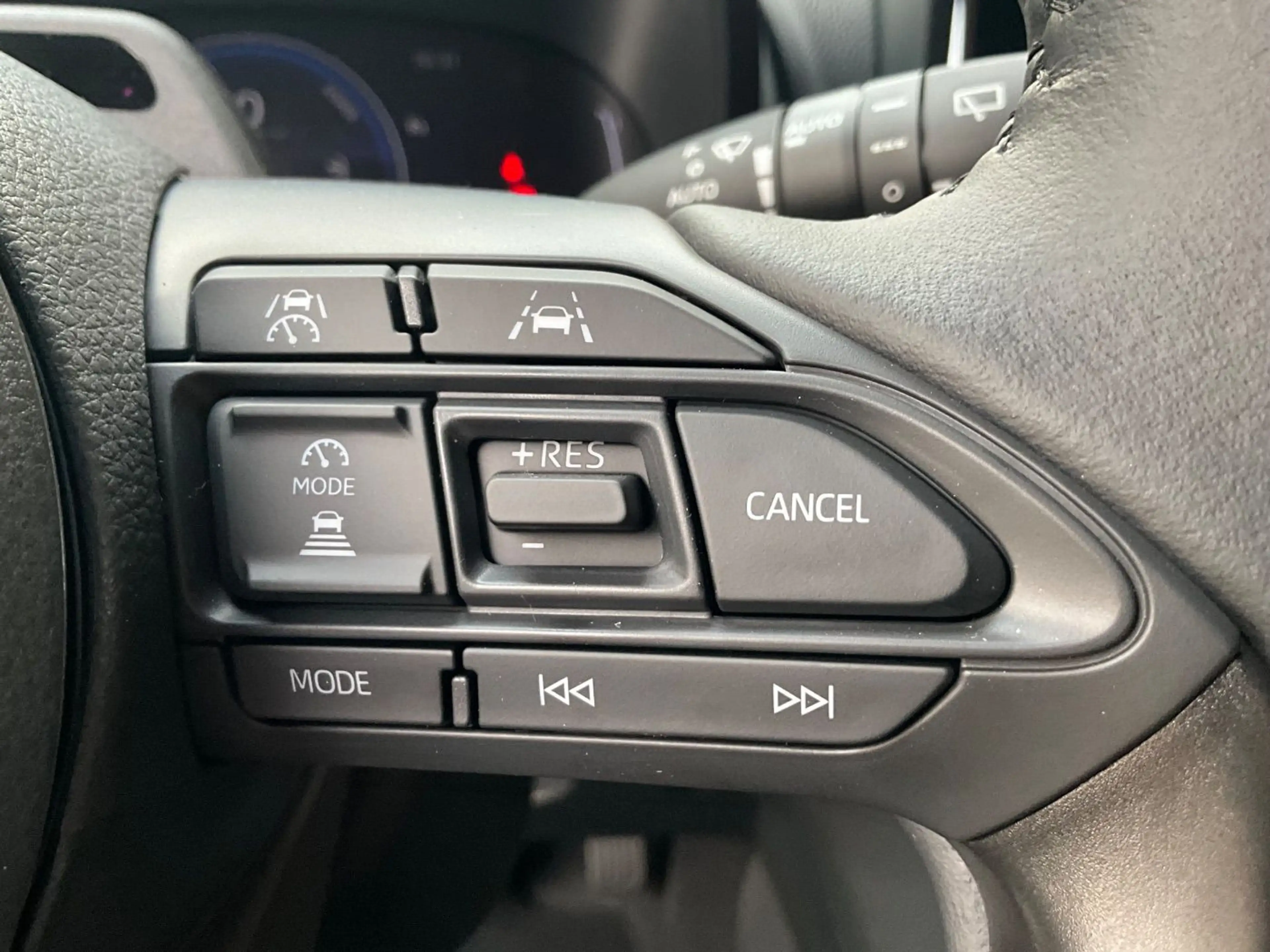 Toyota Yaris Cross 1.5 E FWD Teamplayer ACC+LED+Navi+LM — photo 15