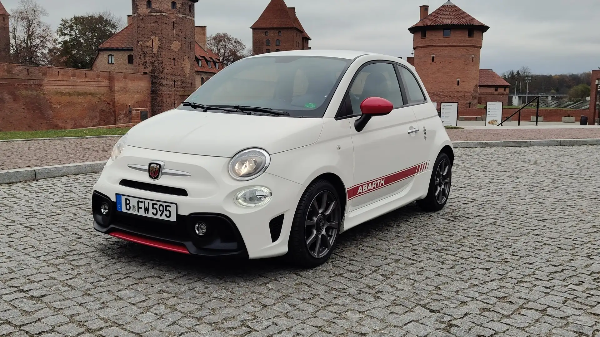 Abarth 500 Leder * Neuer Zahnriemen * Neuer Tüv * 146 PS Alb - 2