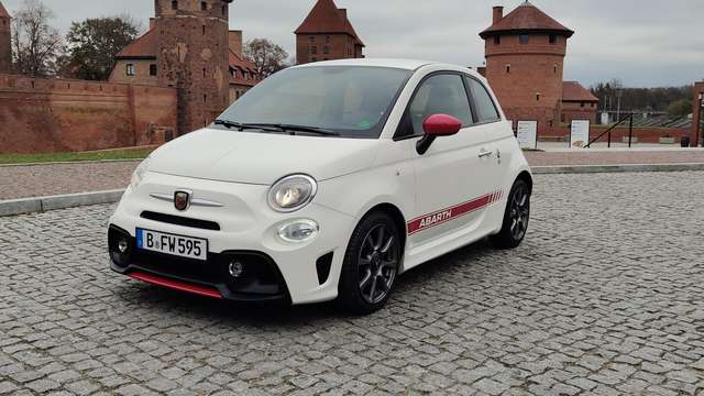 Abarth 500 Leder * Neuer Zahnriemen * Neuer Tüv * 146 PS