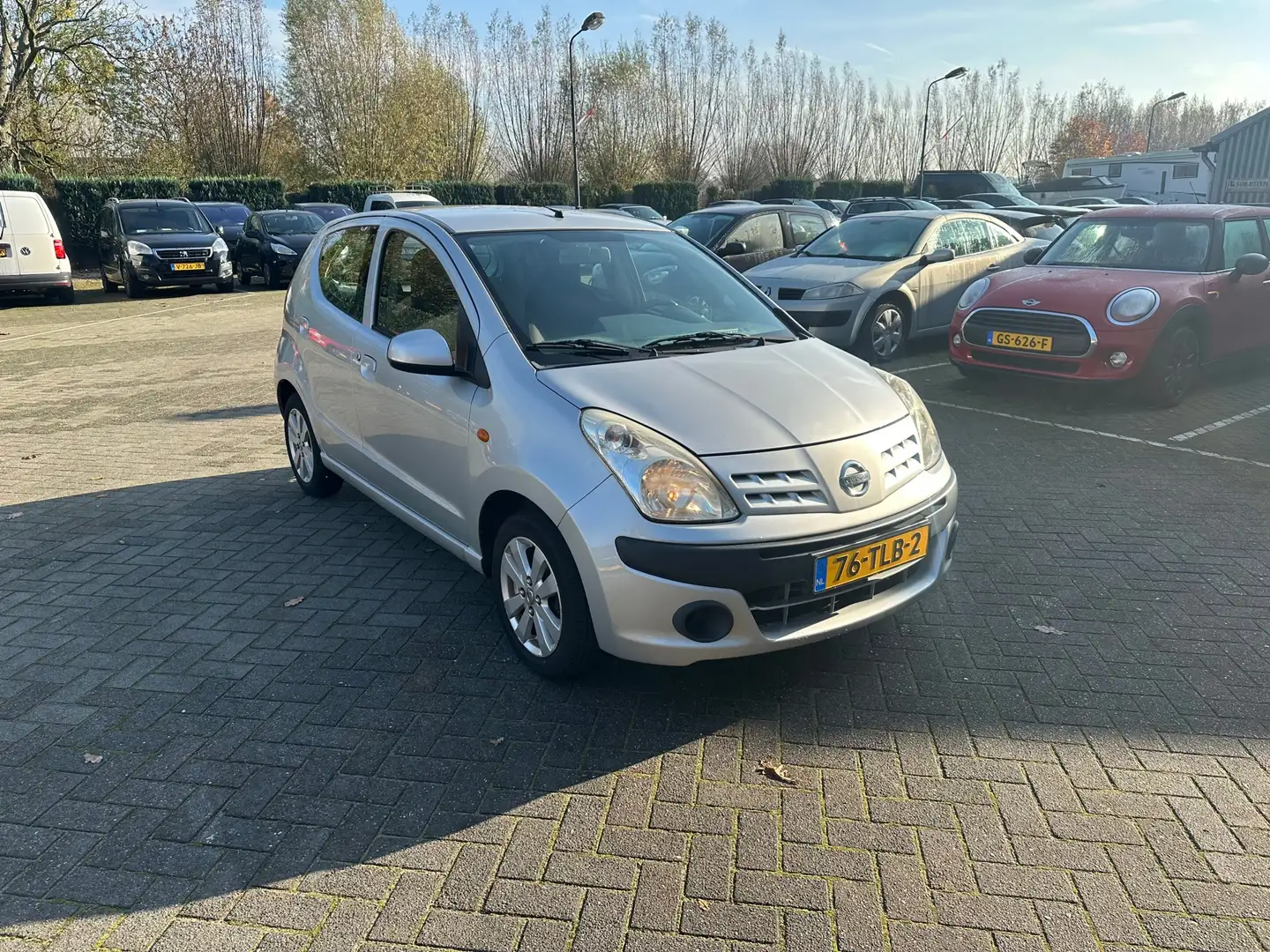 Nissan Pixo 1.0 Look 5 deurs airco 122000 km NAP Grau - 2
