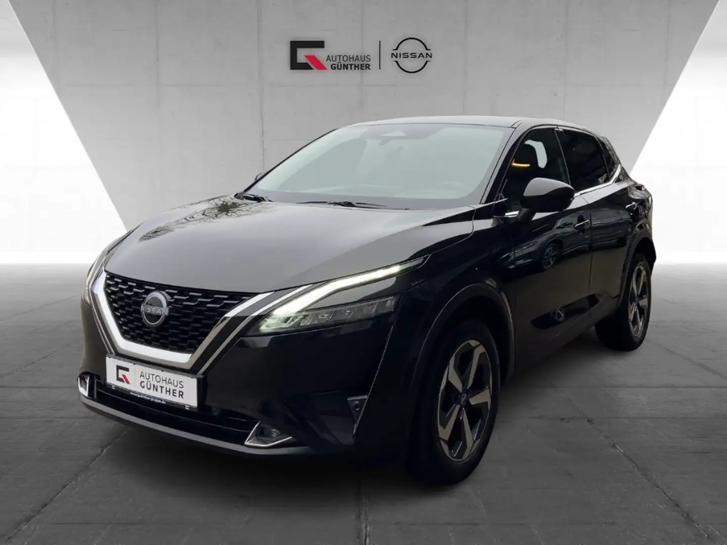 Nissan Qashqai N-CONNECTA 1.3 MHEV Xtronic Winter Techn. Zwart - 1