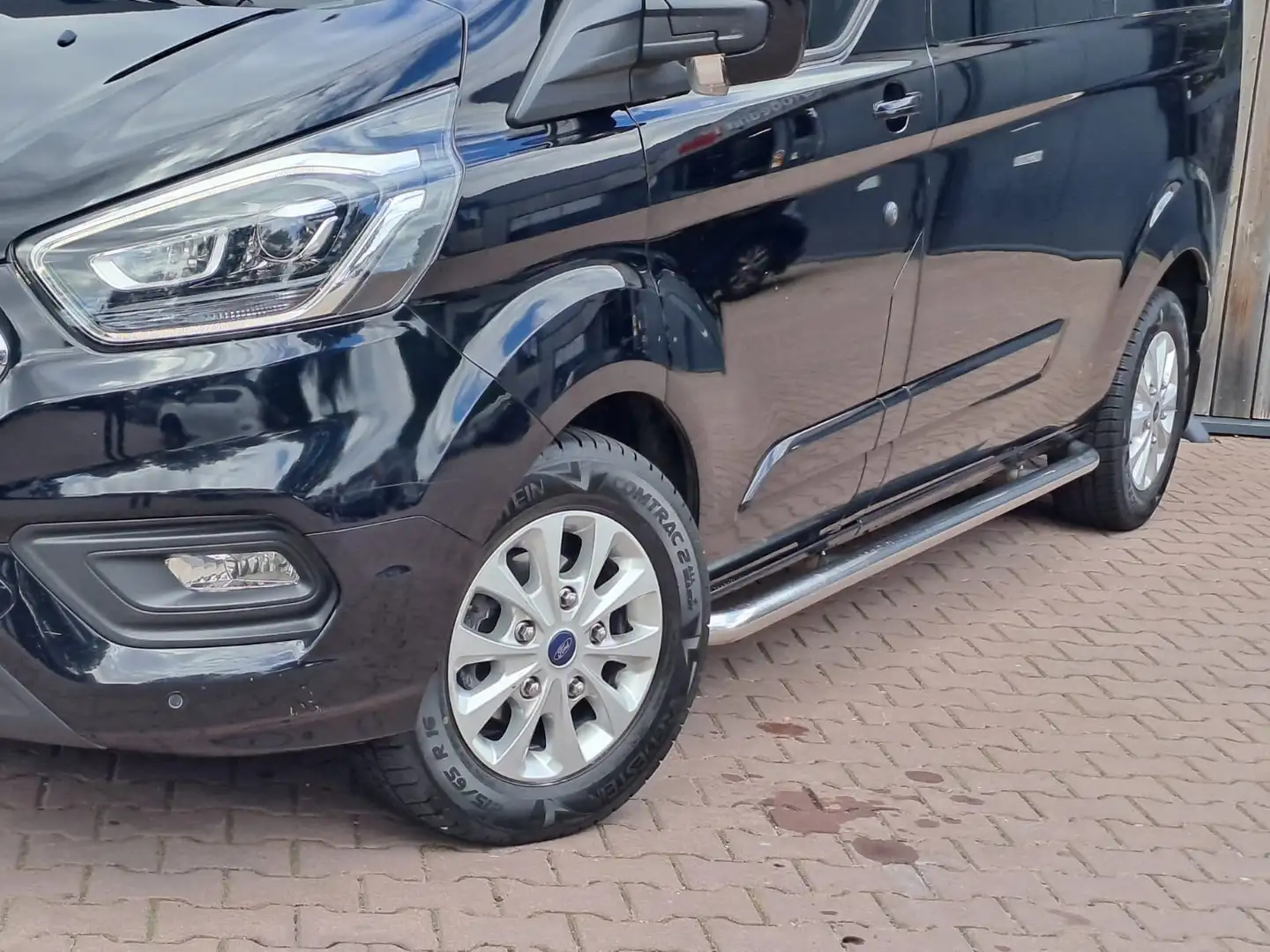 Ford Transit Custom 300 2.0 TDCI L2H1 Limited | Automaat | Trekhaak | Schwarz - 2