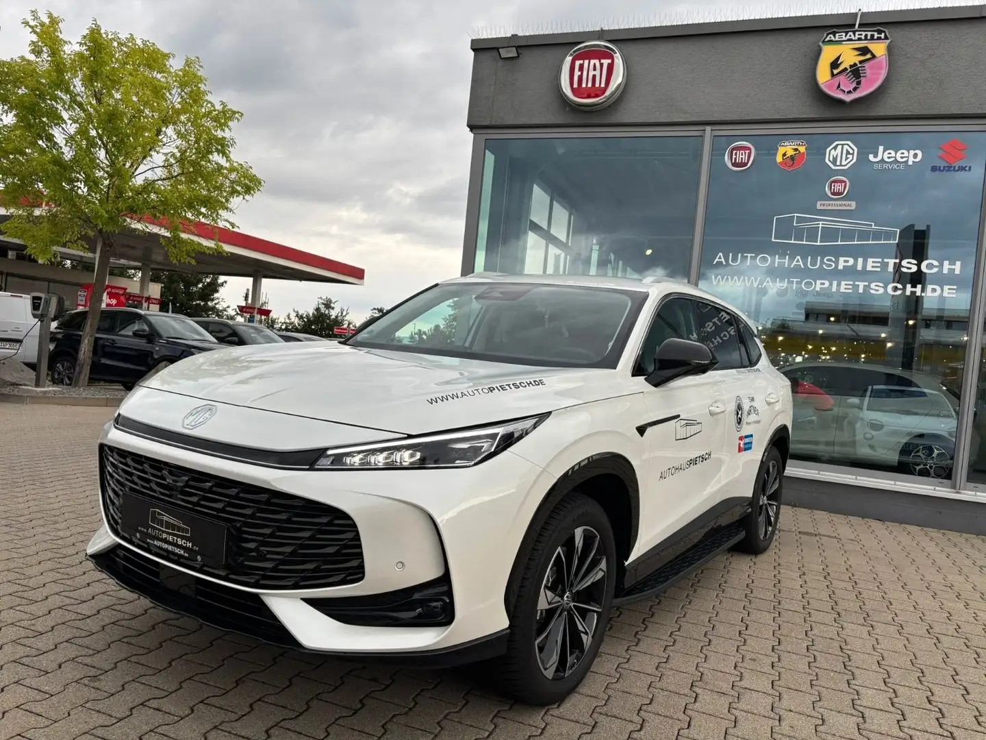 MG EHS 1.5 T PHEV Luxury Белый - 1