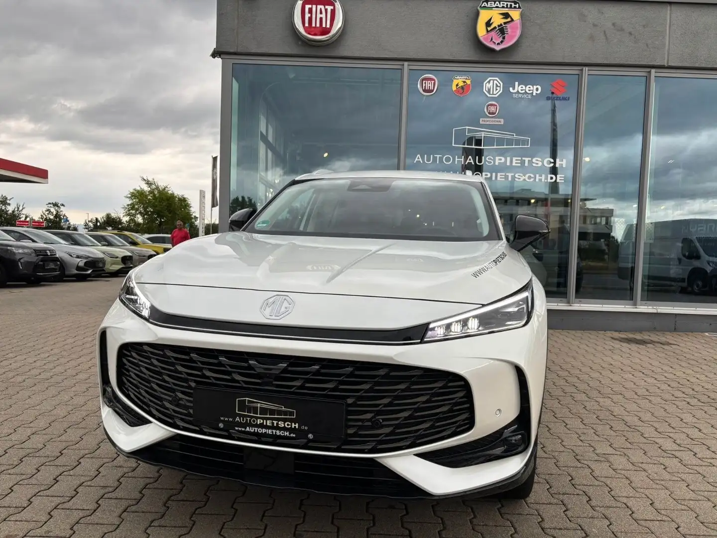MG EHS 1.5 T PHEV Luxury Белый - 2