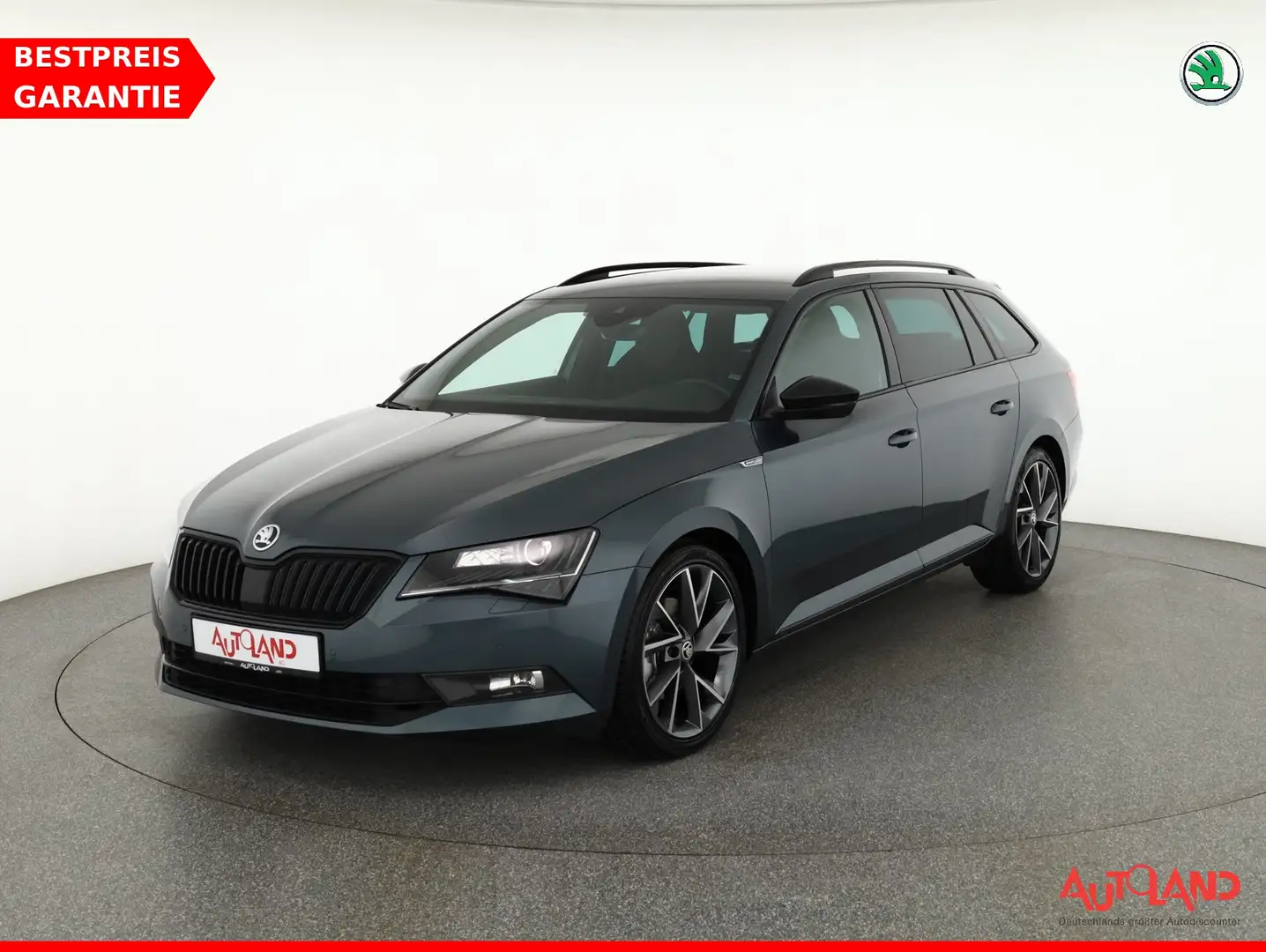 Skoda Superb Combi 2.0 TDI DSG SportLine Bi-Xenon Navi Grijs - 1