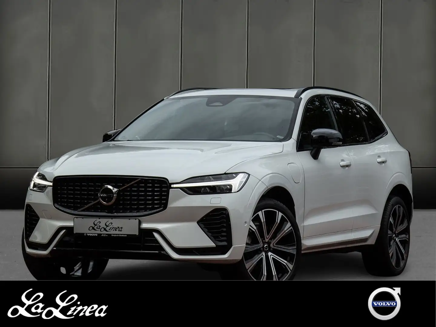 Volvo XC60 T6 R Design Recharge Plug-In Hybrid AWD Weiß - 1