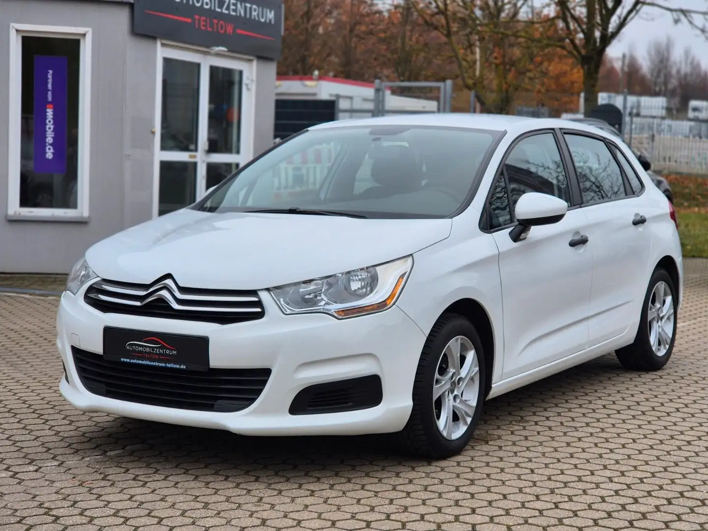 Citroen C4 1.4 Attraction 5-Türer Klima Tempomat Weiß - 1