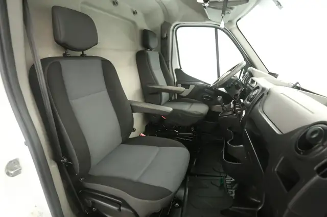 Renault Master view 9