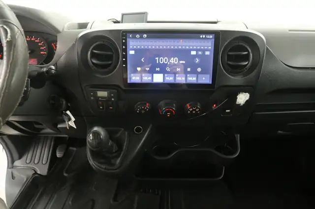 Renault Master view 2